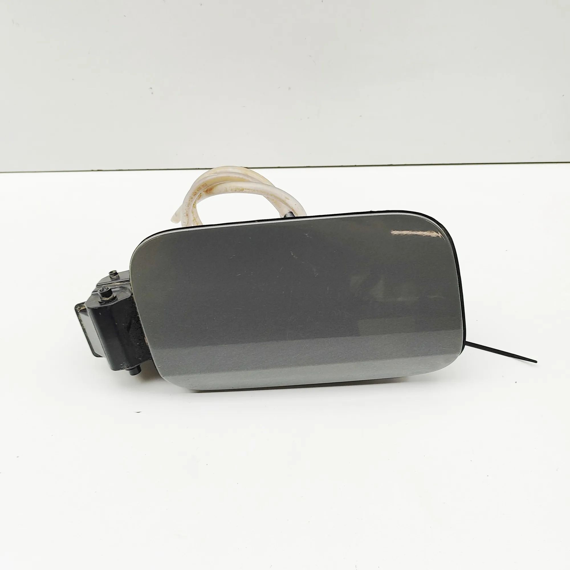 Audi Q3 (F3) Fuel Tank Flap Cap Fuel Tank Flap Cap — AUDI Q3 (F3) (2018-...) — ...