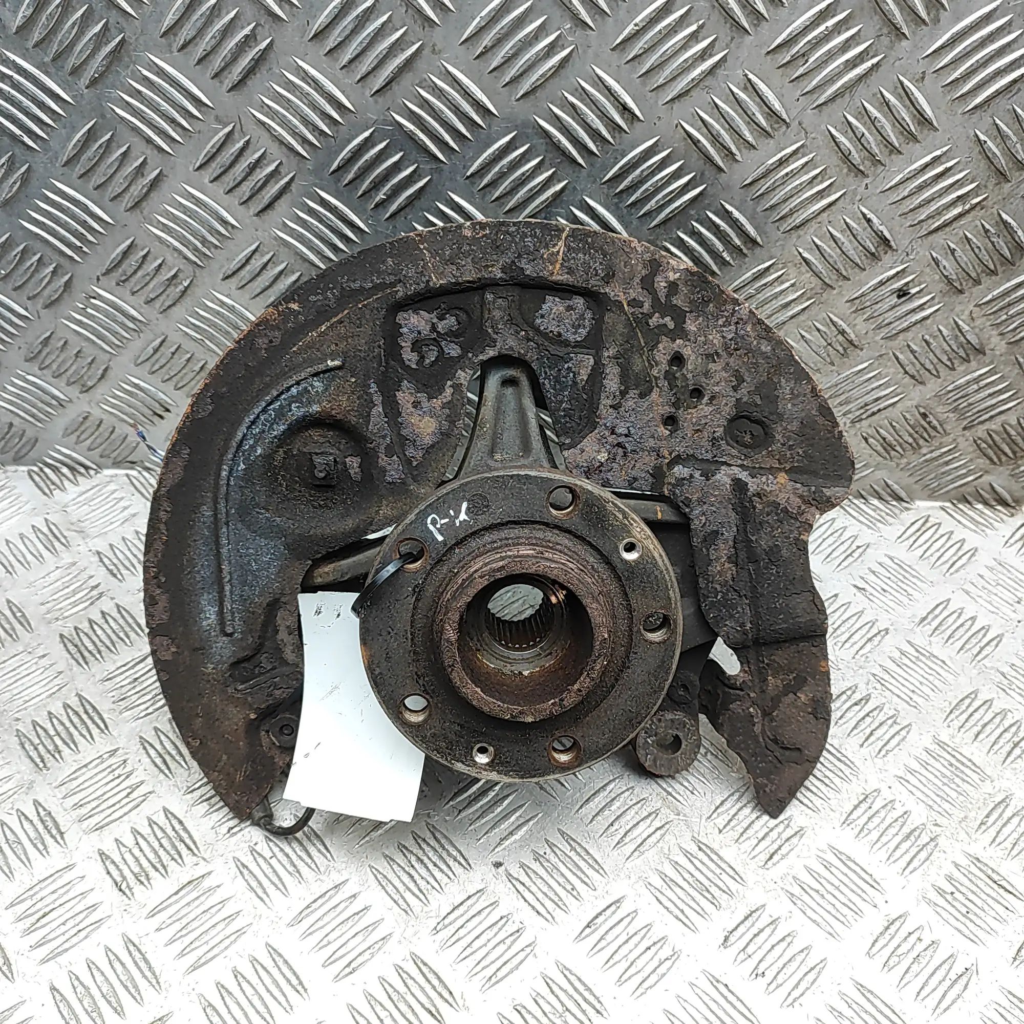 Peugeot 508 Front Left Wheel Hub Front Left Wheel Hub — PEUGEOT 508 (SW II) (201...