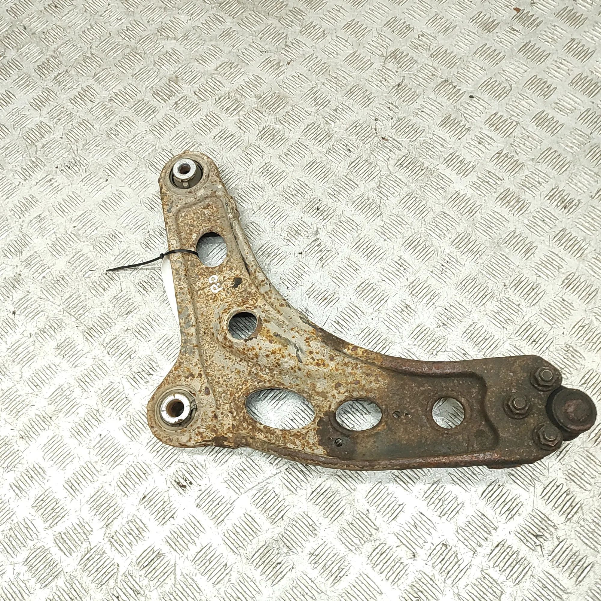 Opel Vivaro (B) Front Right Lower Control Arm Front Right Lower Control Arm — OPEL VIVARO (Co...