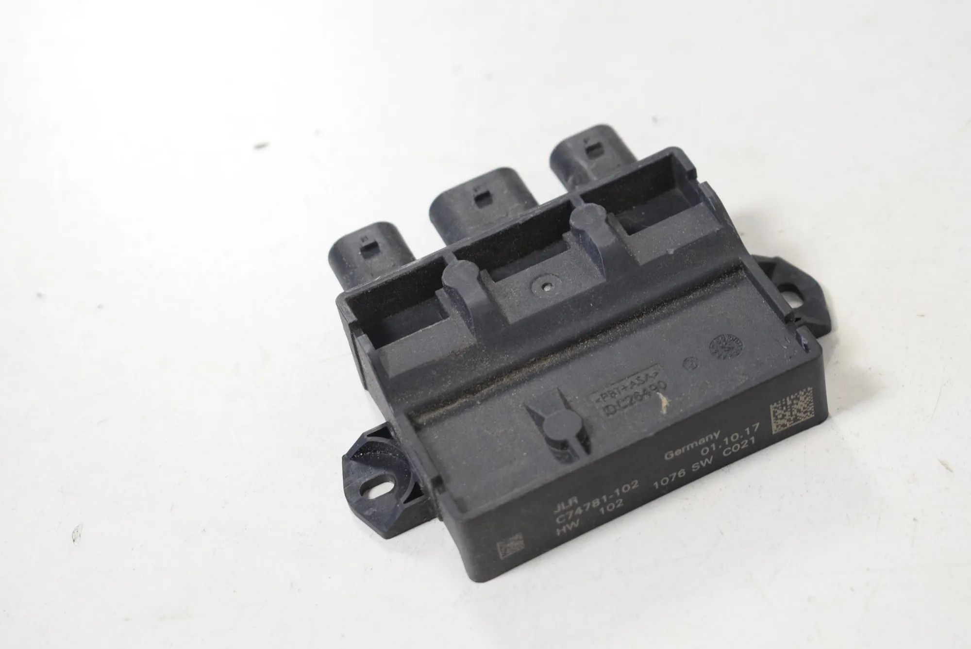 Land Rover Range Rover Velar Tailgate Bootlid Control Unit Tailgate Bootlid Control Unit — LAND ROVER RANG...