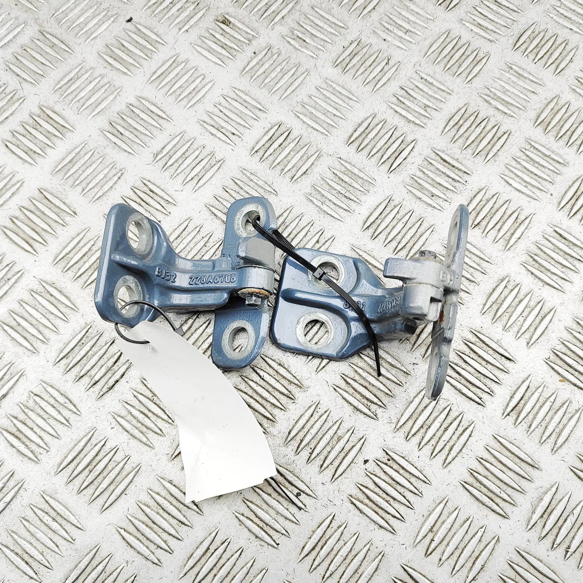 Land Rover Range Rover Evoque Door hinge set — rear left Door hinge set — rear left — LAND ROVER RANGE R...