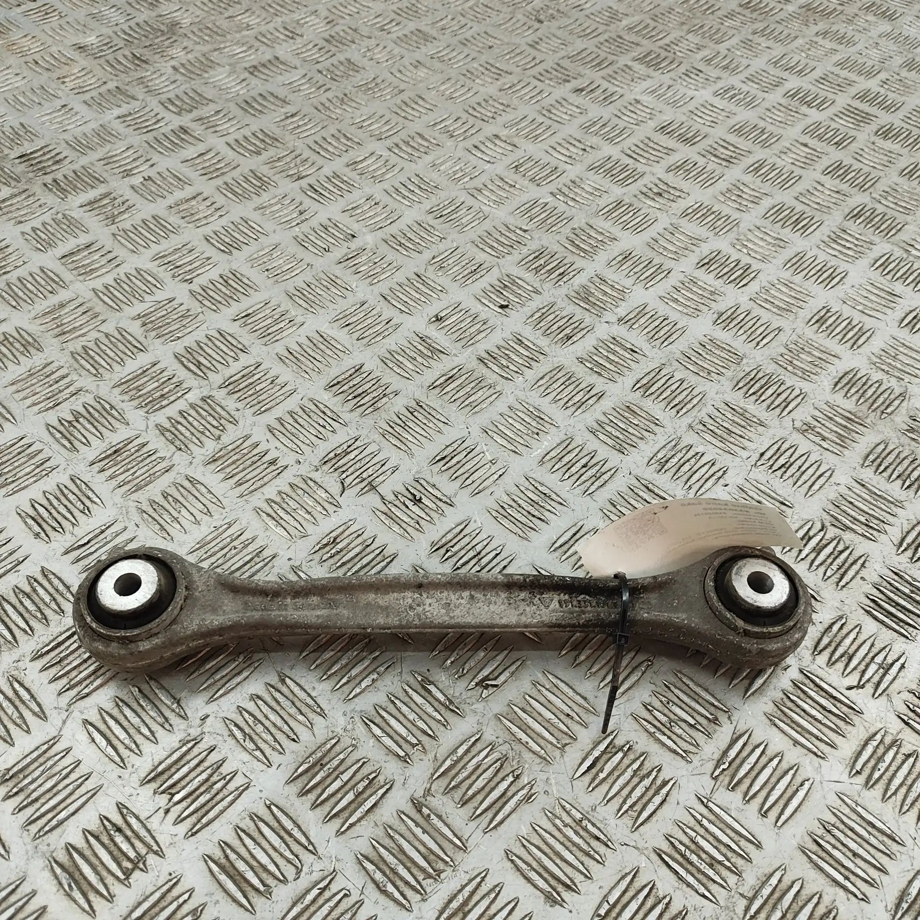 Porsche 911 (991) Control arm — rear left Control arm — rear left — PORSCHE 911 (991) (20...