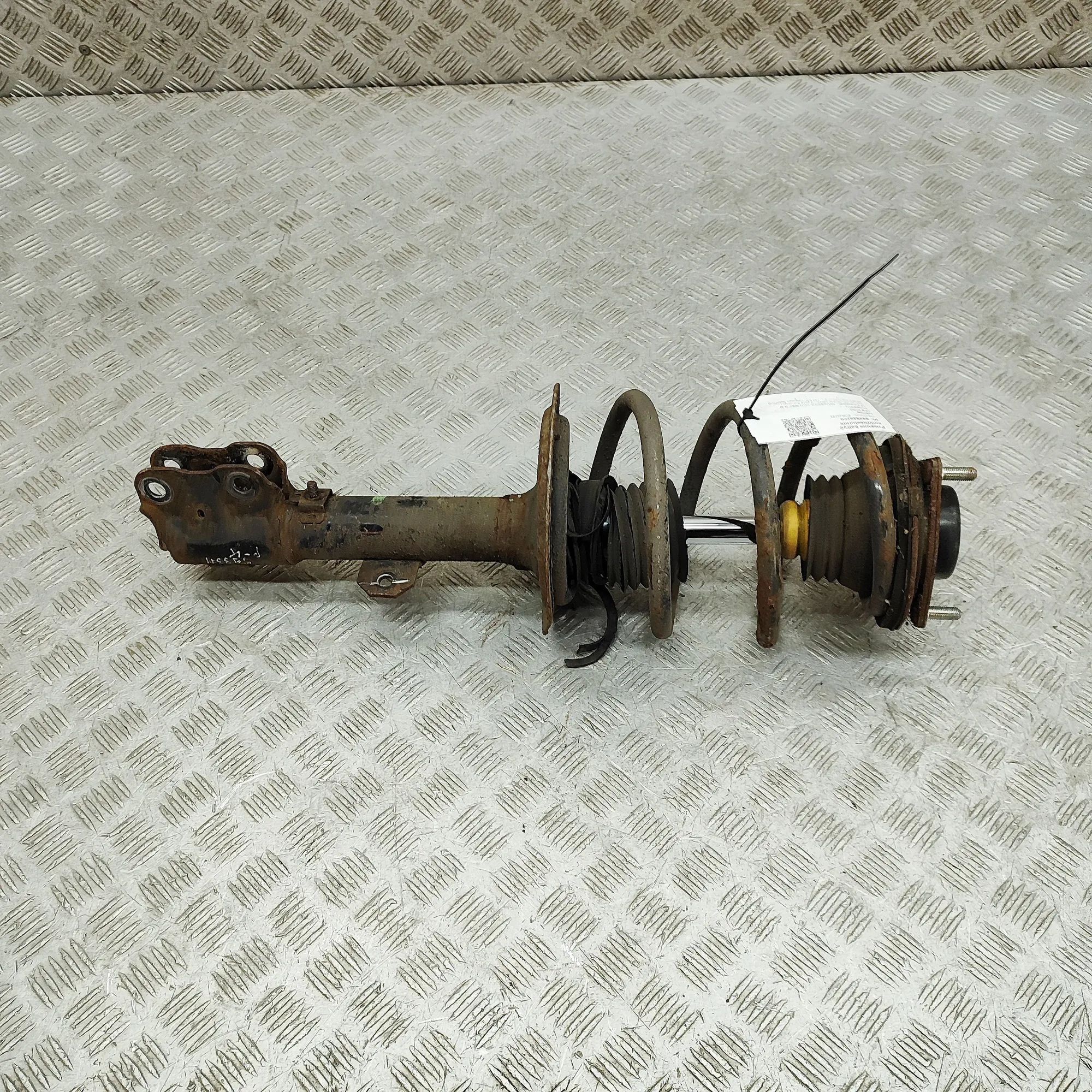 Mitsubishi Outlander Shock absorber — front left Shock absorber — front left — MITSUBISHI OUTLAN...