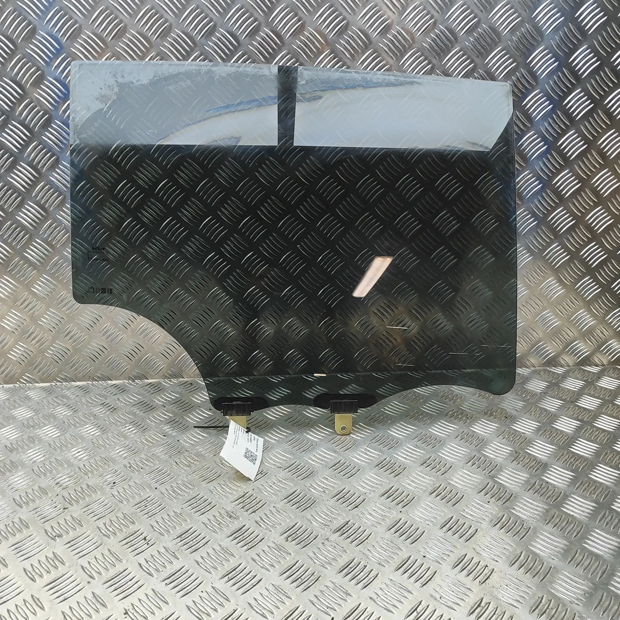 Kia Sportage Right rear door window Right rear door window — KIA SPORTAGE (V NQ5) (...