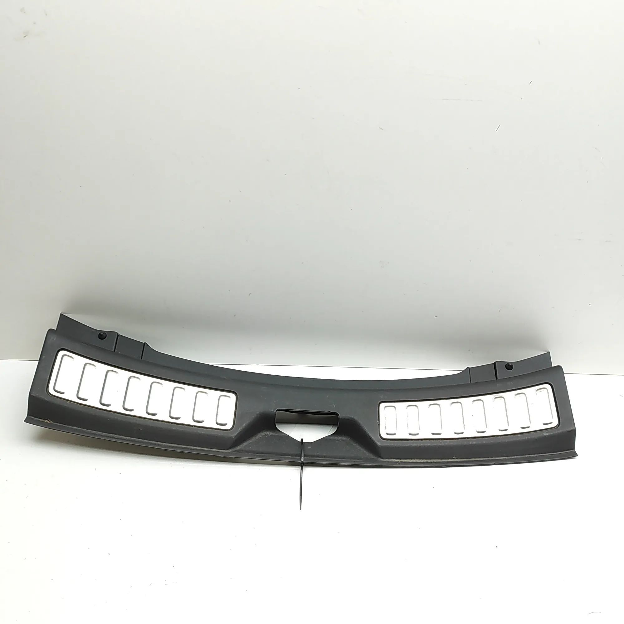 Land Rover Discovery Sport Trunk Boot Lock Trim Trunk Boot Lock Trim — LAND ROVER DISCOVERY SPO...