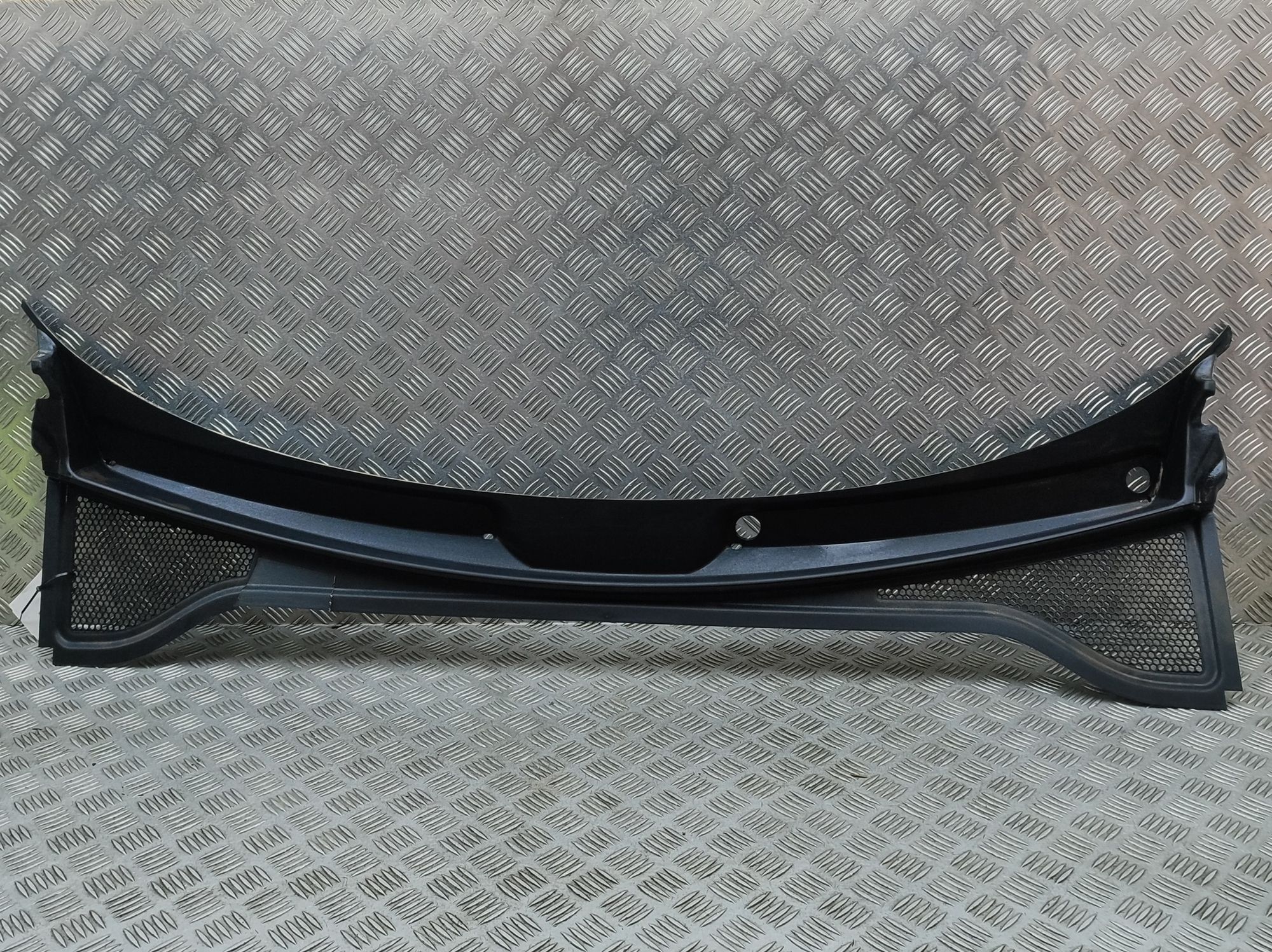 Audi Q3 (F3) Front Wiper Cowl Trim Front Wiper Cowl Trim — AUDI Q3 (F3) (2018-...)...