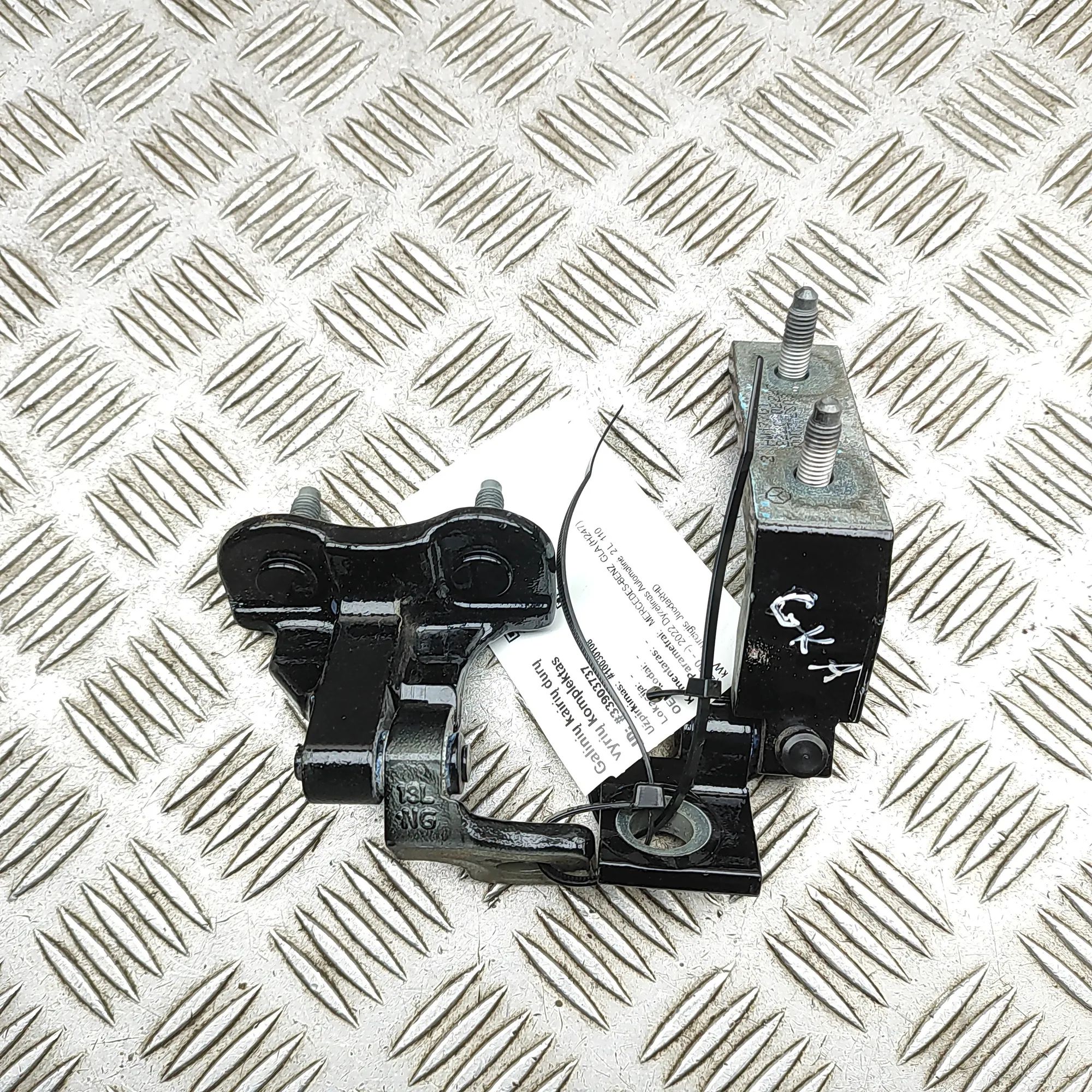 Mercedes-Benz GLA / EQA (H247) Door hinge set — rear left Door hinge set — rear left — MERCEDES BENZ GLA ...