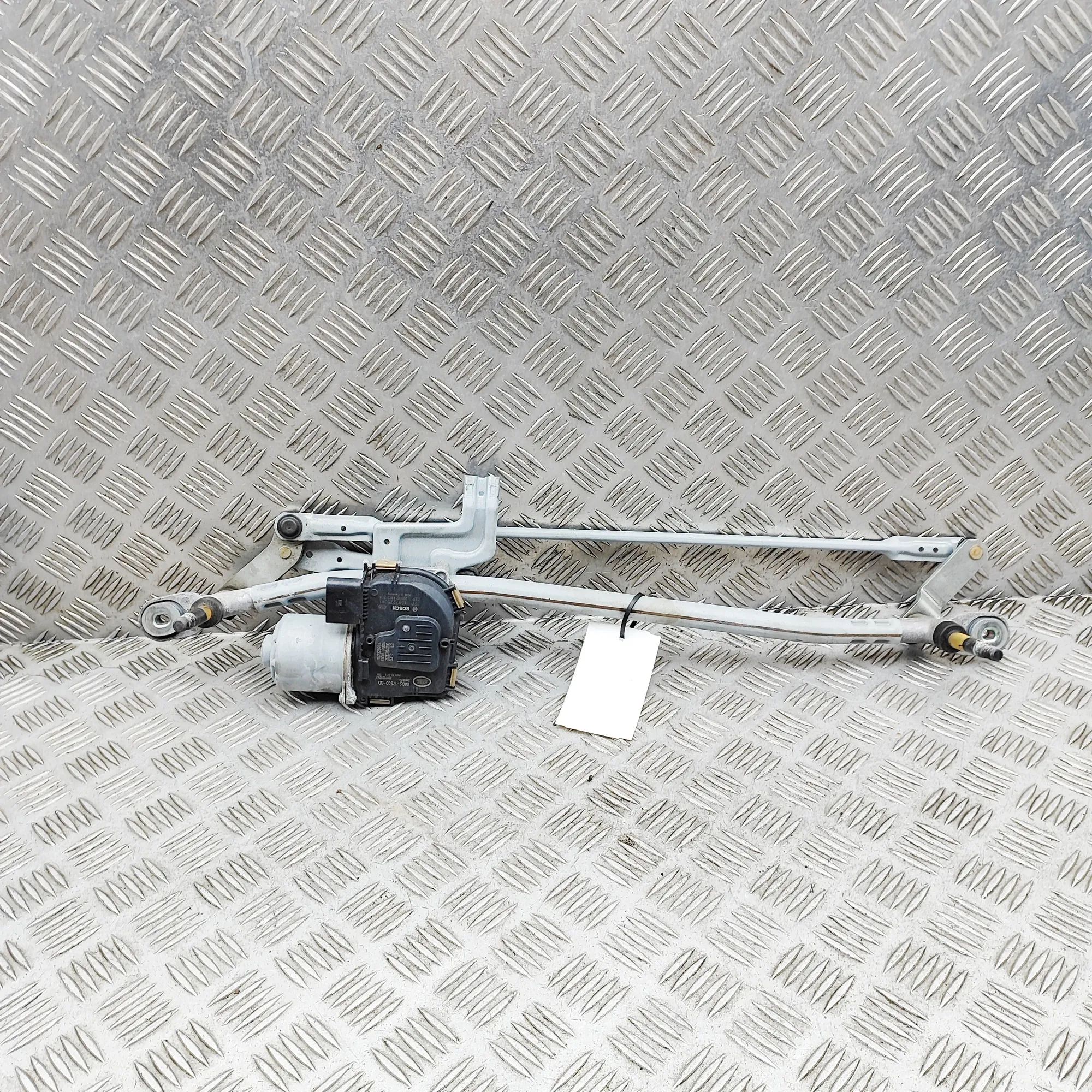 Land Rover Range Rover Evoque Front Windshield Wiper Mechanism Front Windshield Wiper Mechanism — LAND ROVER R...