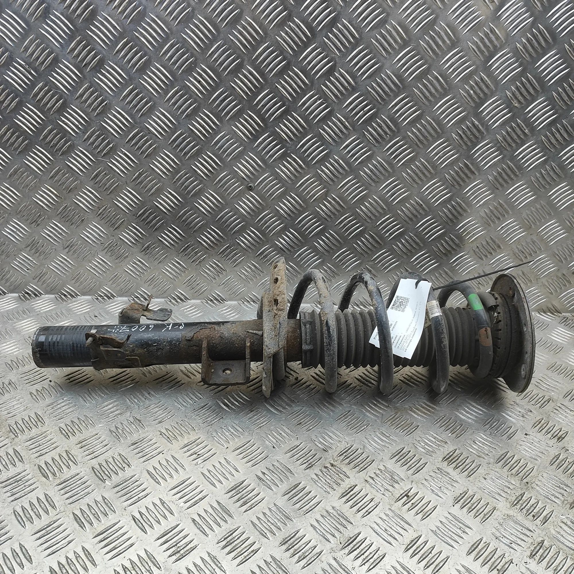 Land Rover Range Rover Evoque Shock absorber — front left Shock absorber — front left — LAND ROVER RANGE ...