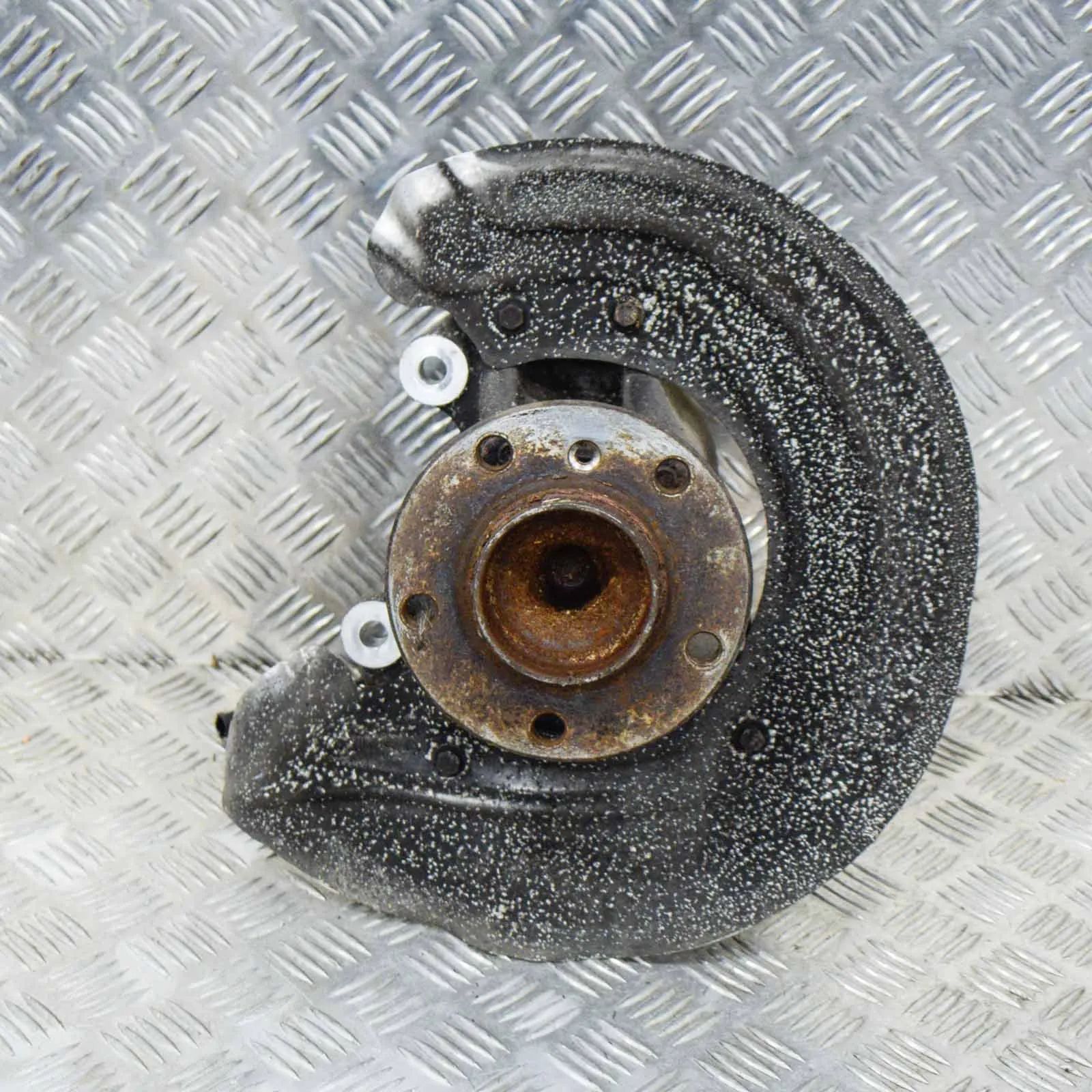 BMW 2 (F22 / F23) Front Right Wheel Hub Front Right Wheel Hub — BMW 2 SERIES COUPE (F22...
