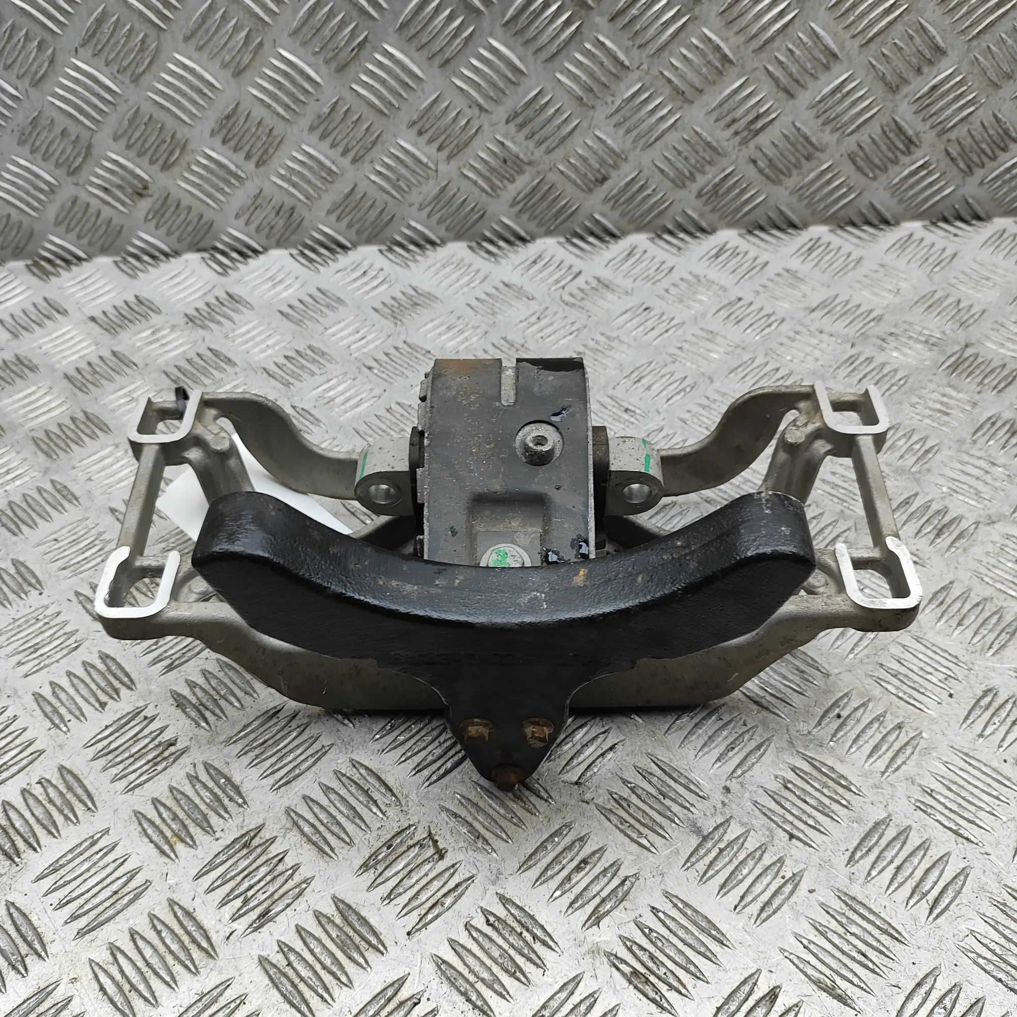 Jaguar XK Gearbox Support Mount Bracket Gearbox Support Mount Bracket — JAGUAR XK (Coup...