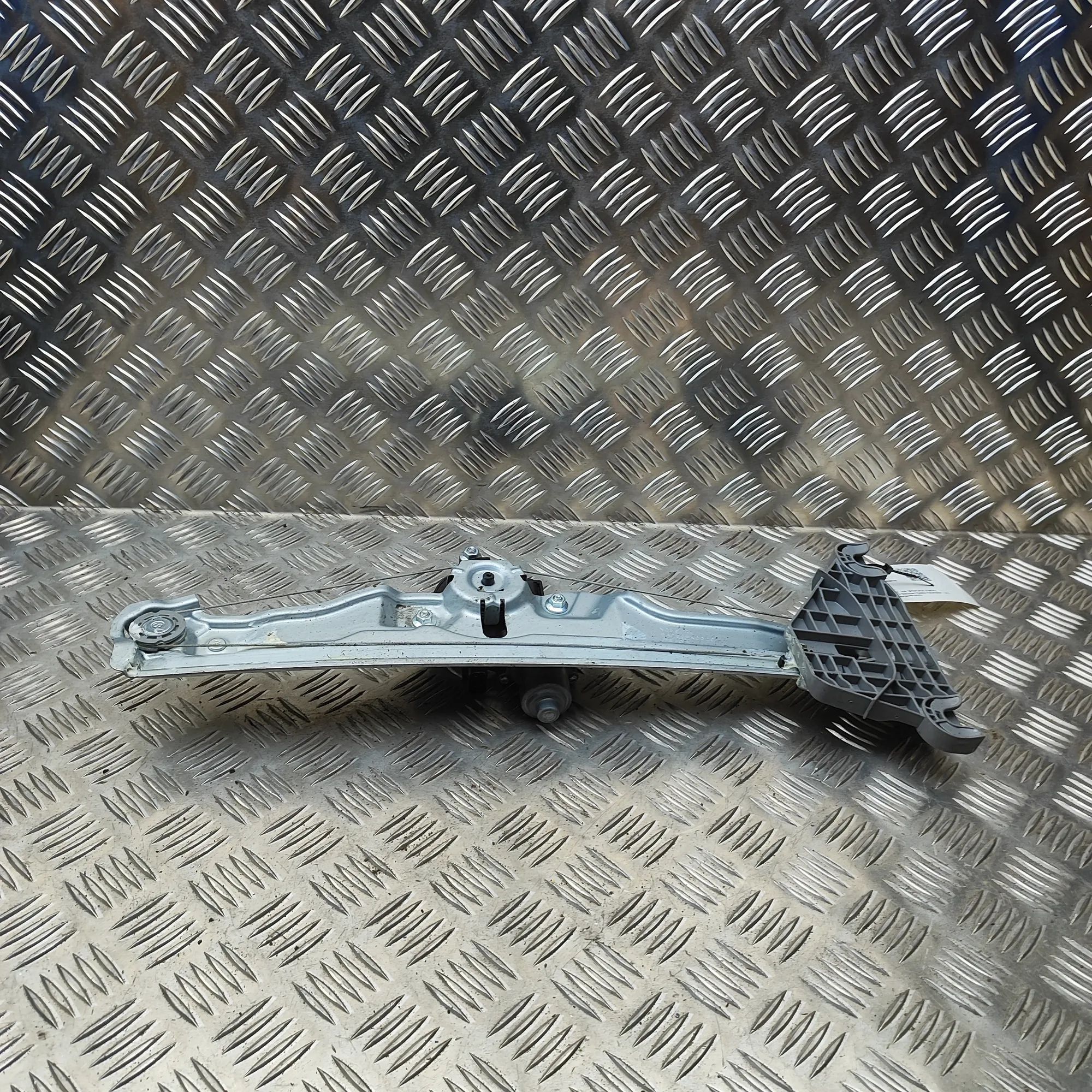 Kia Sportage Rear Left Door Window Regulator Rear Left Door Window Regulator — KIA SPORTAGE ...