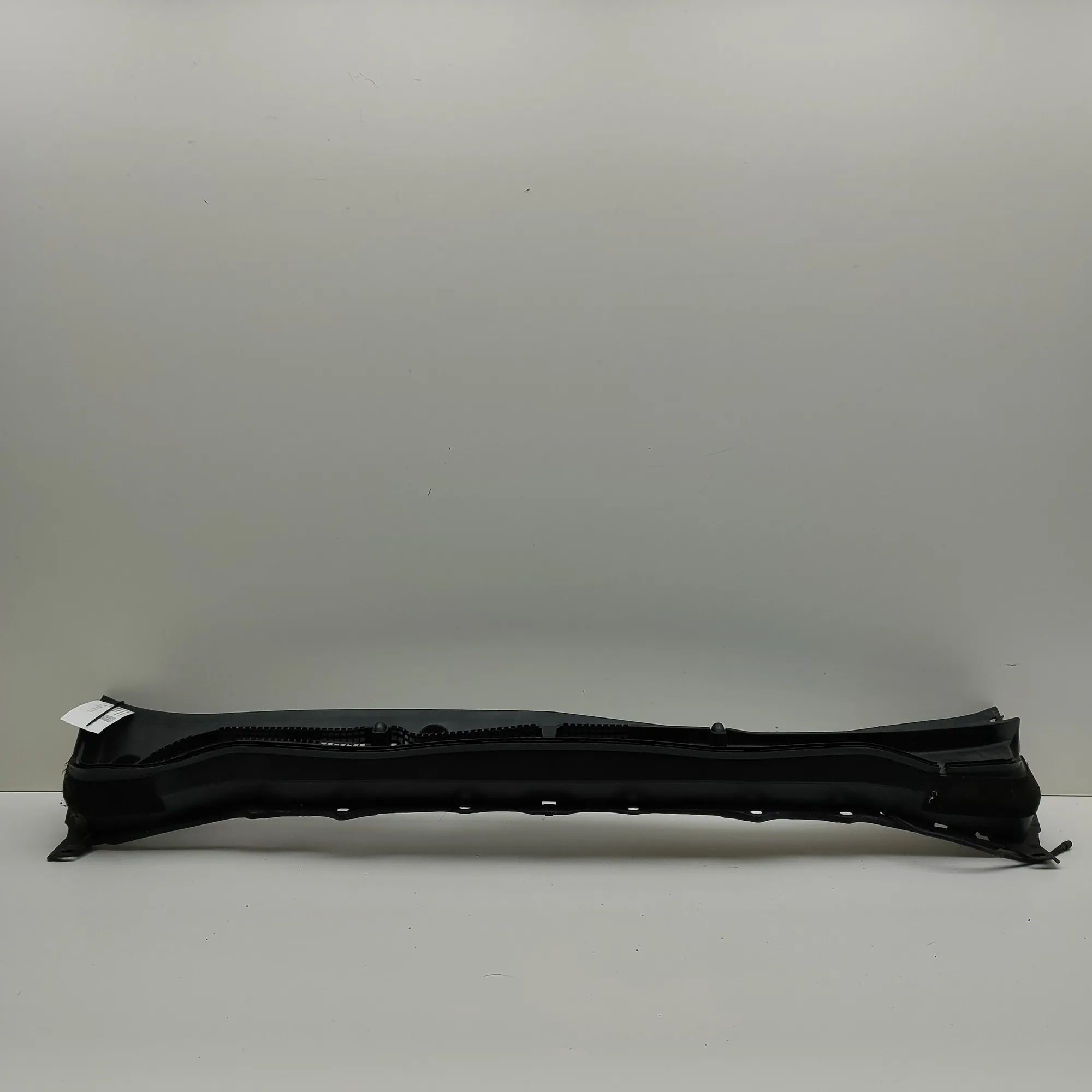 Subaru Forester Front Wiper Cowl Trim Front Wiper Cowl Trim — SUBARU FORESTER (SJ) (2...