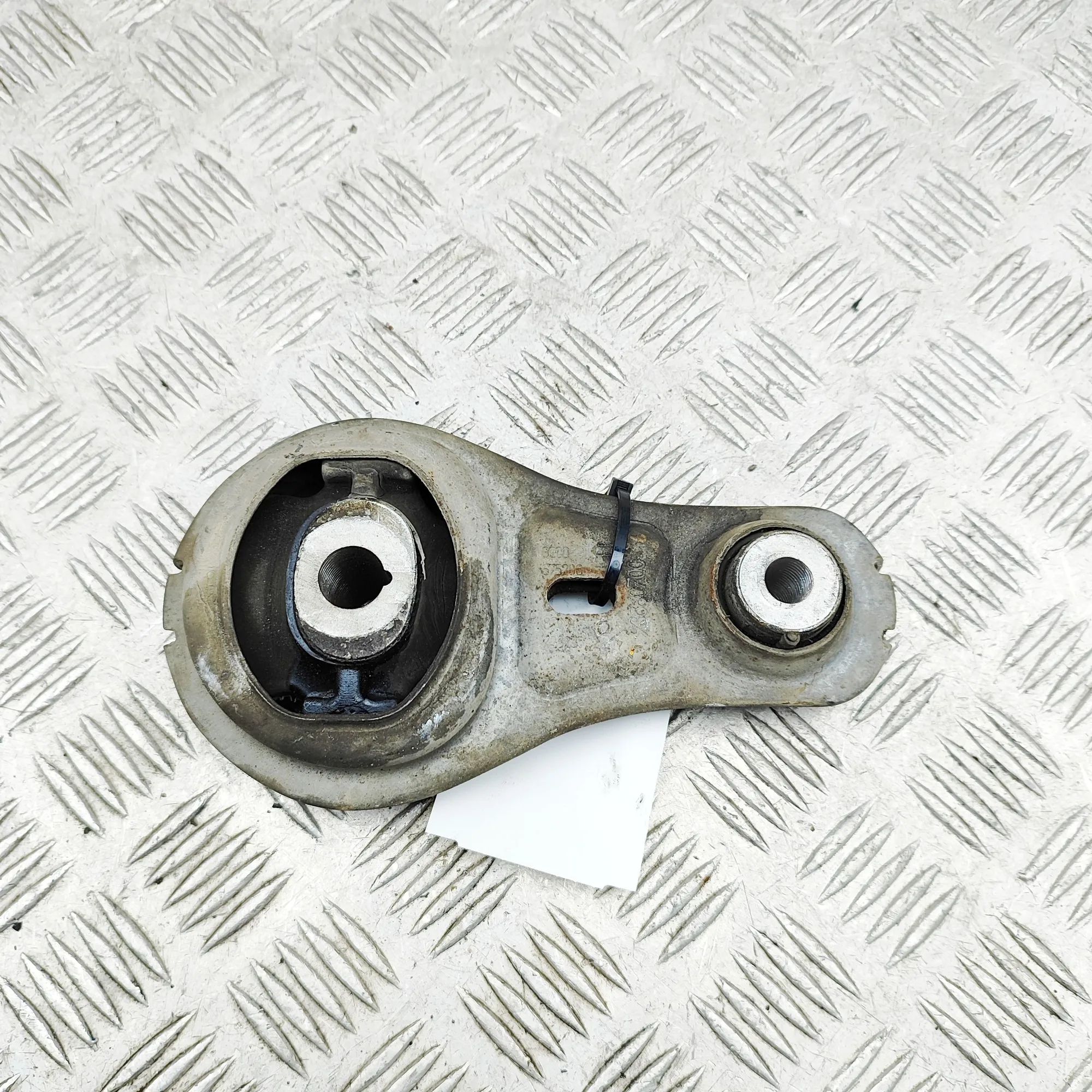 Opel Vivaro (B) Engine Mount rear Engine Mount rear — OPEL VIVARO (Combi) (2014-....