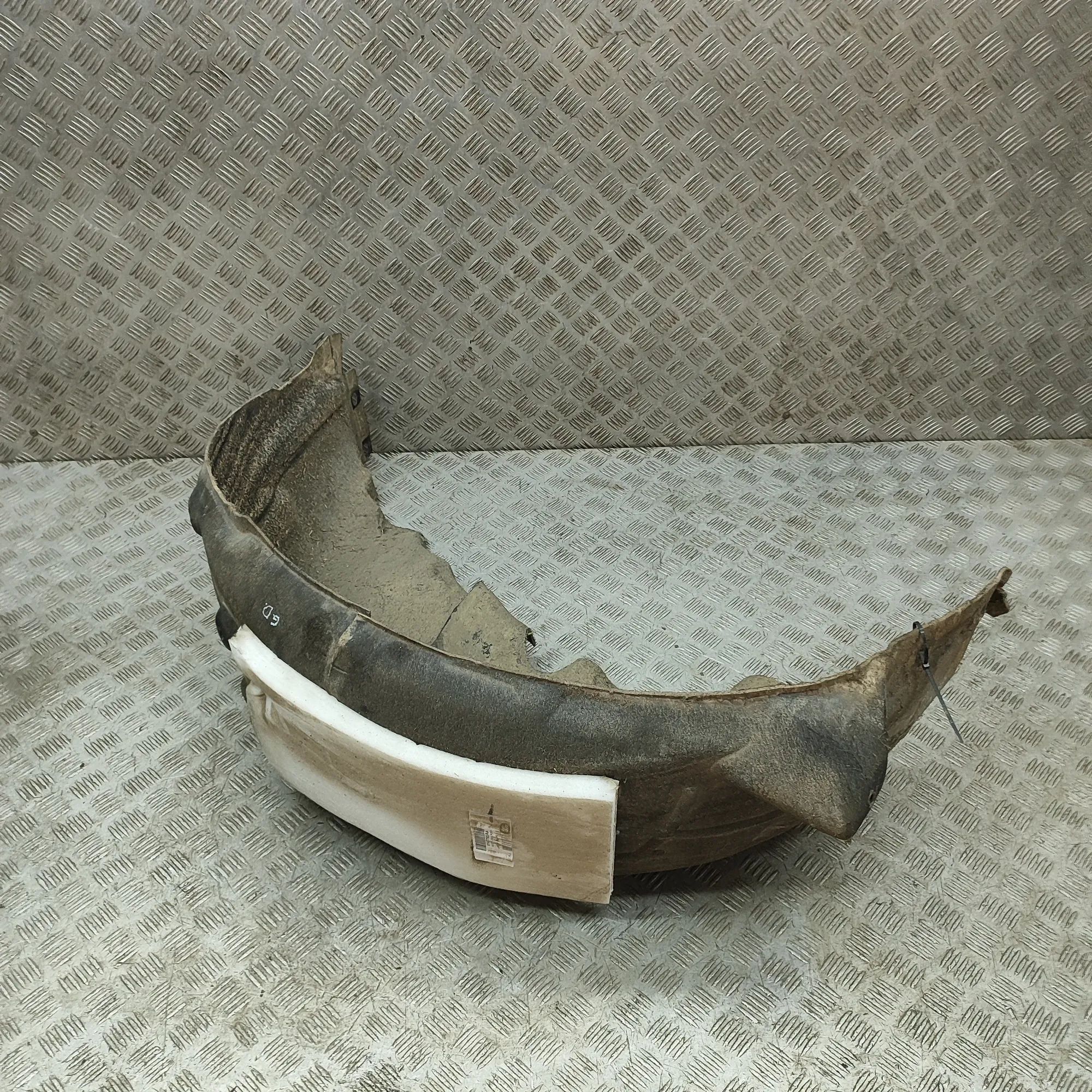 Land Rover Discovery Rear Right Arch Liner Rear Right Arch Liner — LAND ROVER DISCOVERY (V...