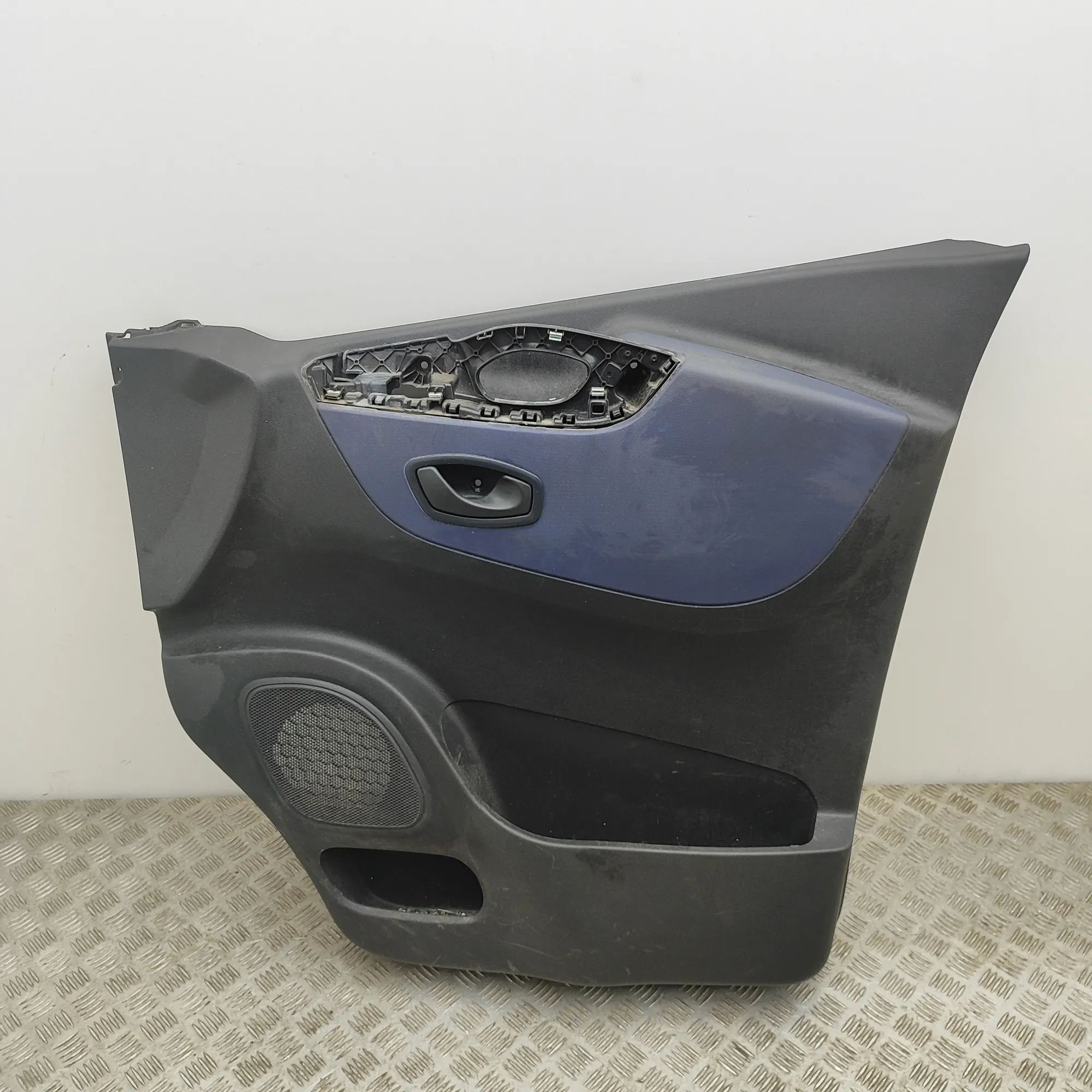 Opel Vivaro (B) Front Right Door Panel Front Right Door Panel — OPEL VIVARO (Van) (201...