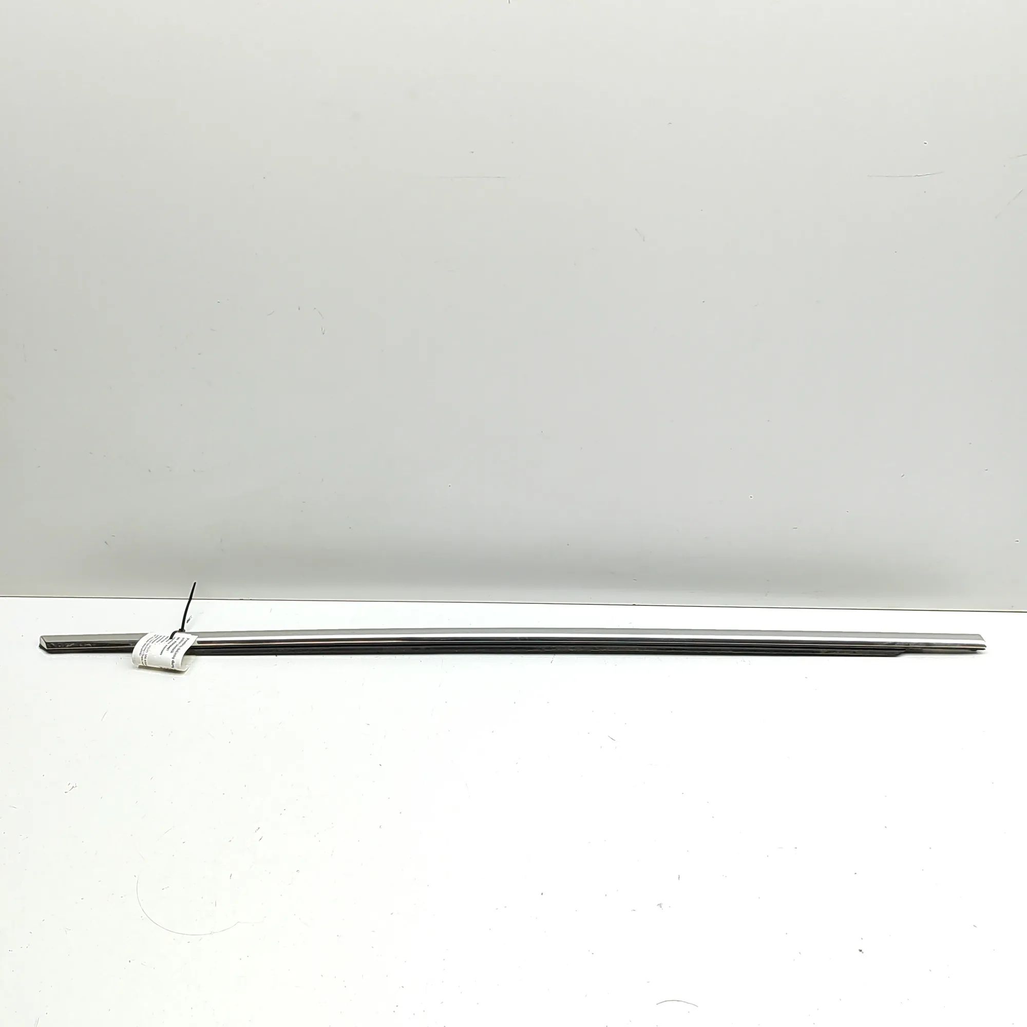 Volvo V90 / V90 Cross Country Door window moulding — front — right Door window moulding — front — right — VOLVO V9...
