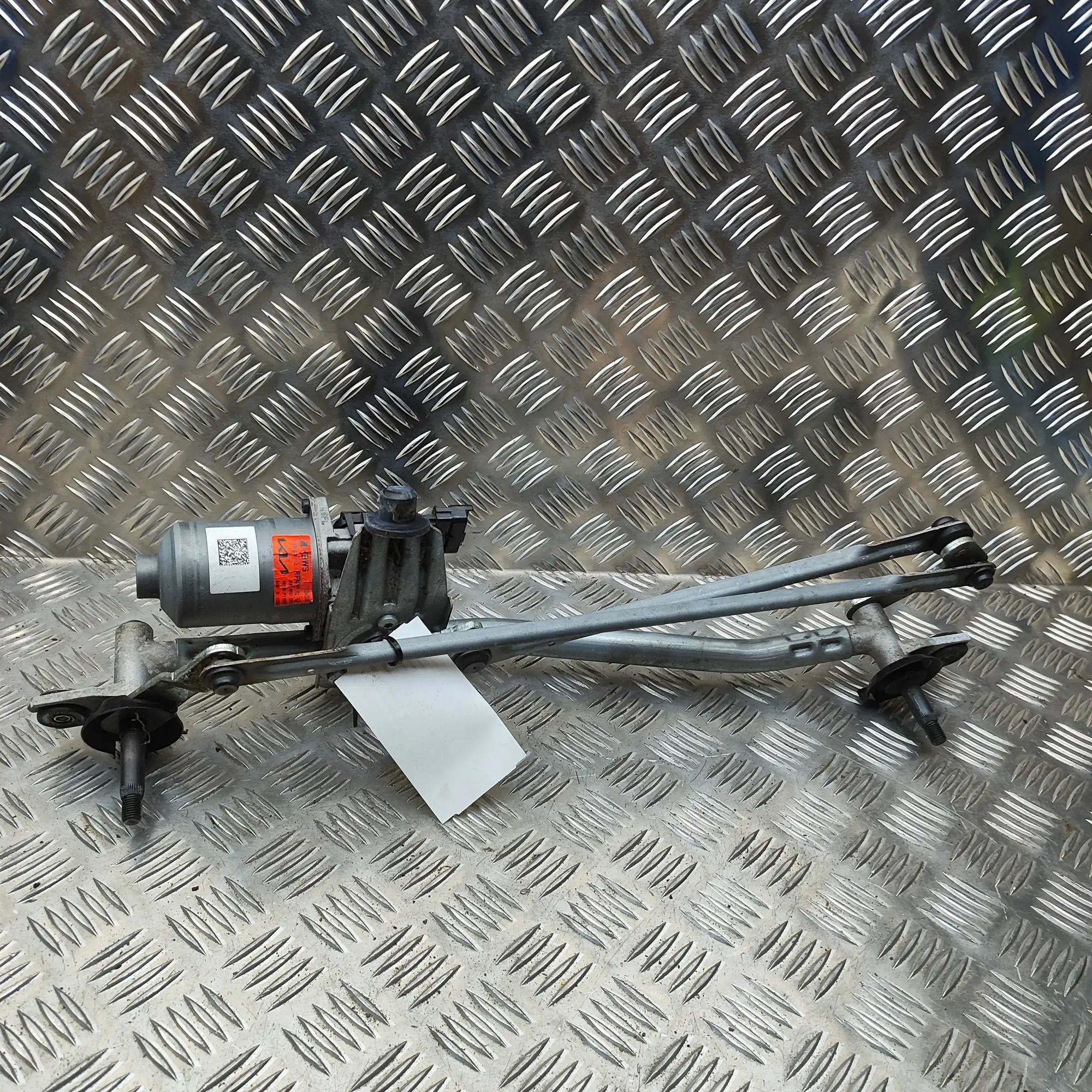 Kia Sportage Front Windshield Wiper Mechanism Front Windshield Wiper Mechanism — KIA SPORTAGE...
