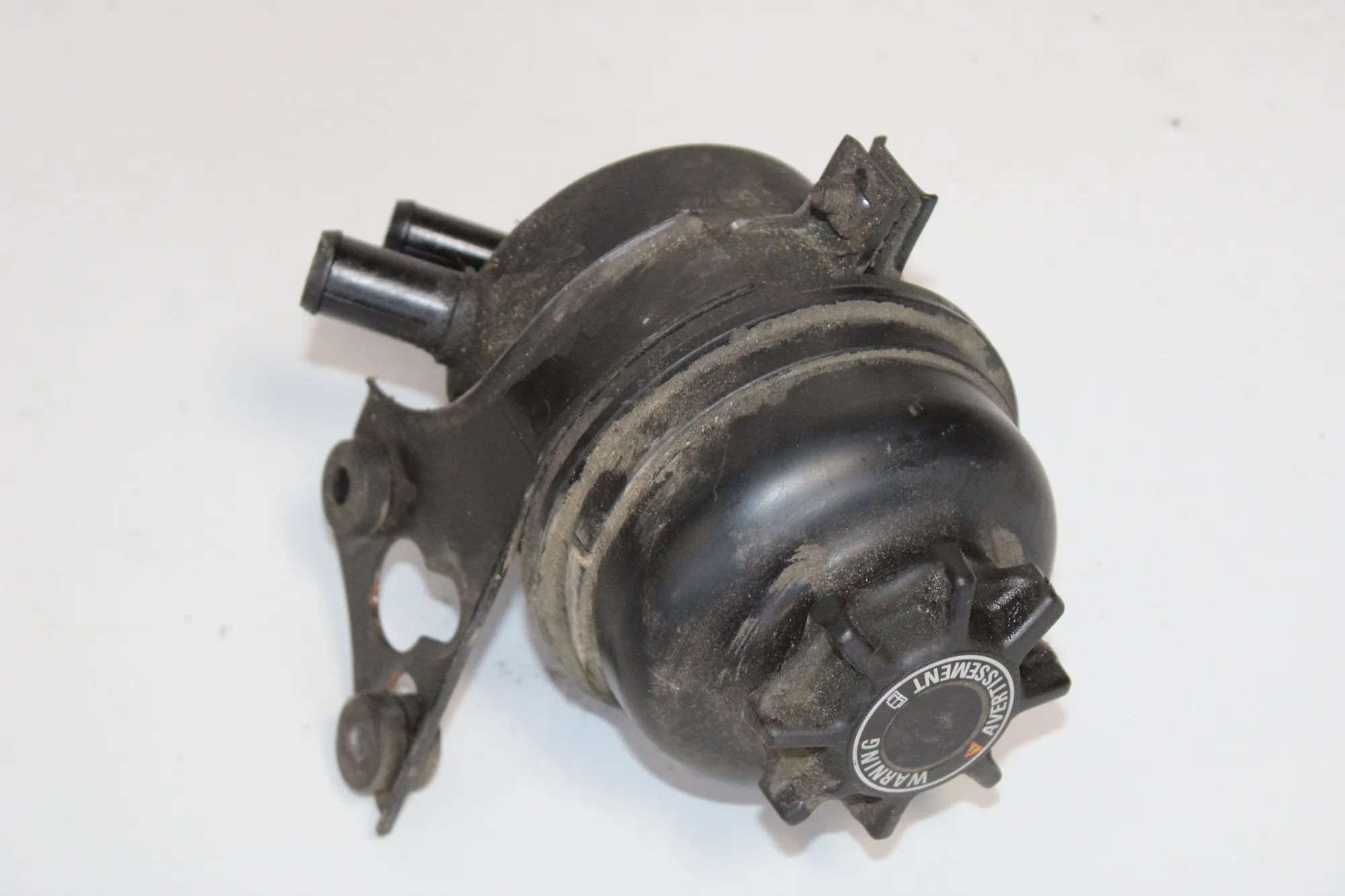 Jaguar XJ (X308) Power Steering Fluid Tank Power Steering Fluid Tank — JAGUAR XJ (X308) (1...