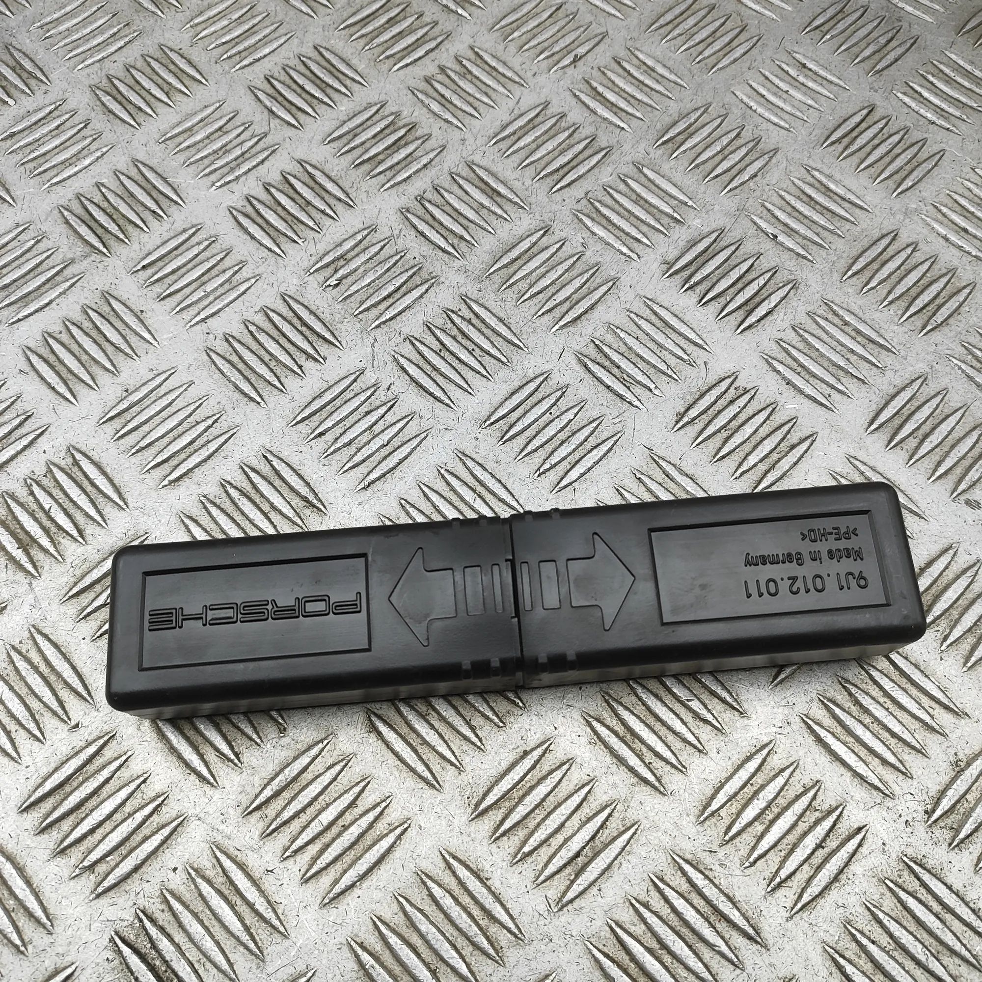 Porsche Taycan Tool Kit Tool Kit — PORSCHE TAYCAN (2019-...) — 9J101201...