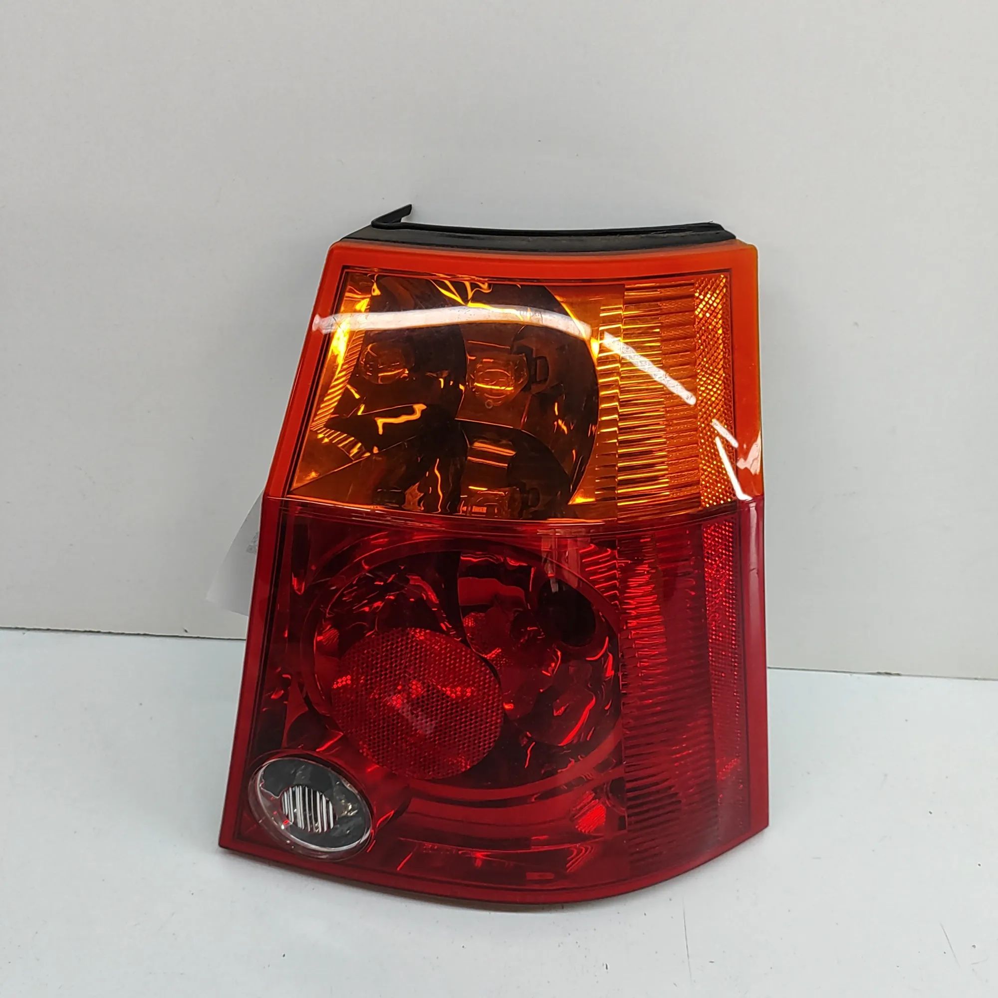 Chrysler Pacifica Rear Right Tail Light Rear Right Tail Light — CHRYSLER PACIFICA (2003...