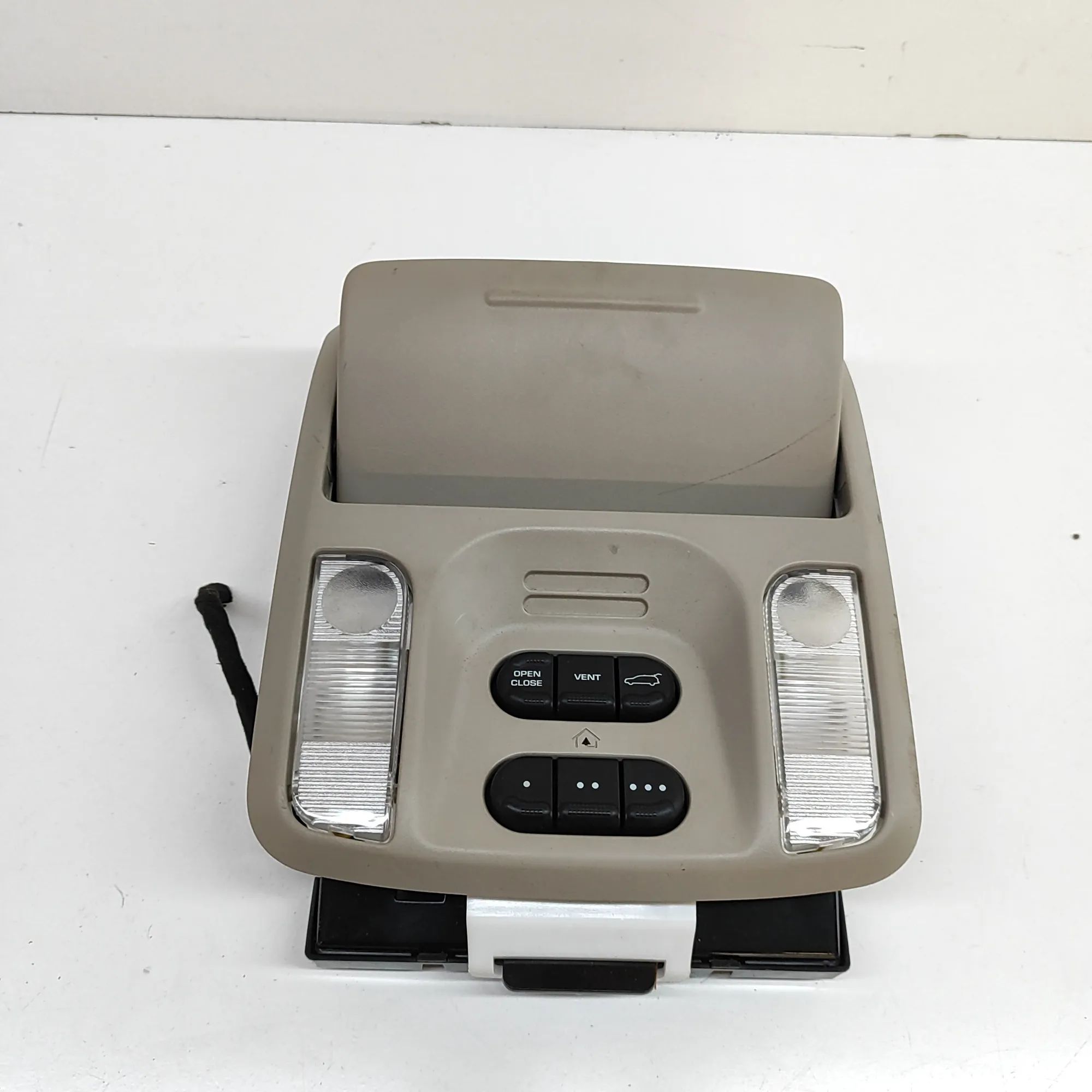 Chrysler Pacifica Interior light Interior light — CHRYSLER PACIFICA (2003-2008) ...