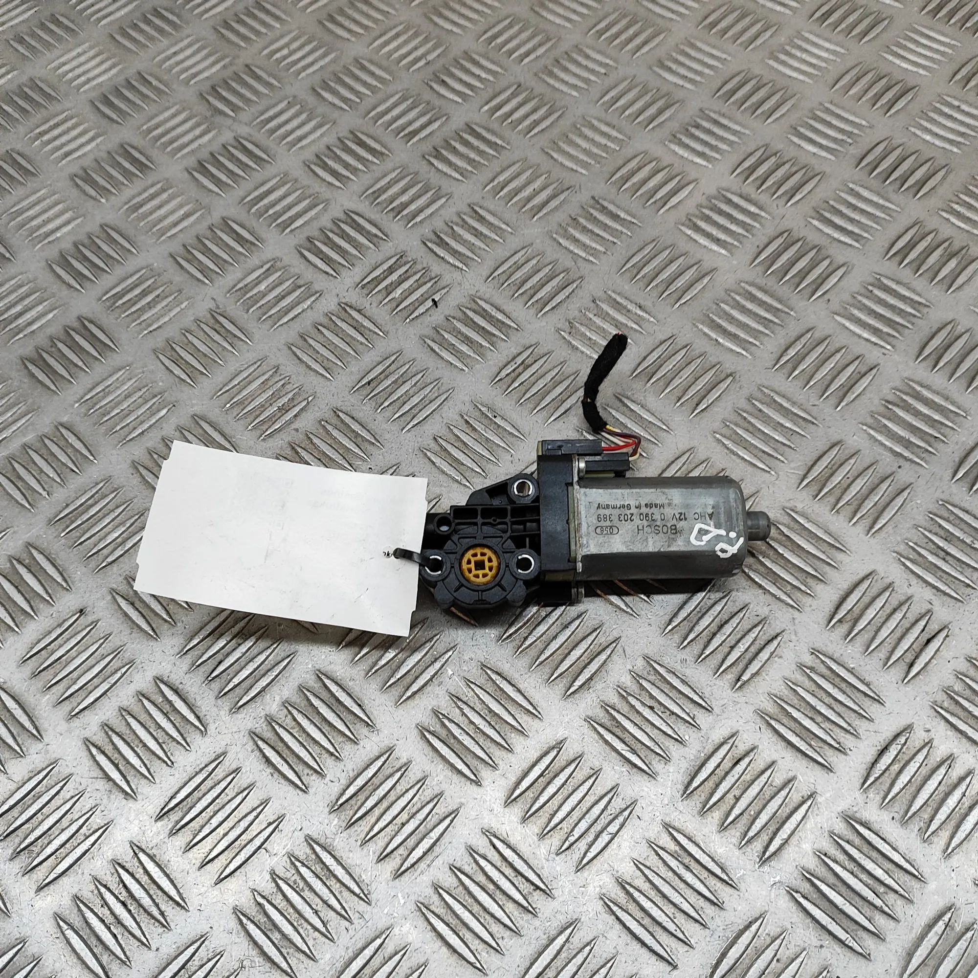 Porsche Cayenne Seat adjustment motor — front right Seat adjustment motor — front right — PORSCHE C...