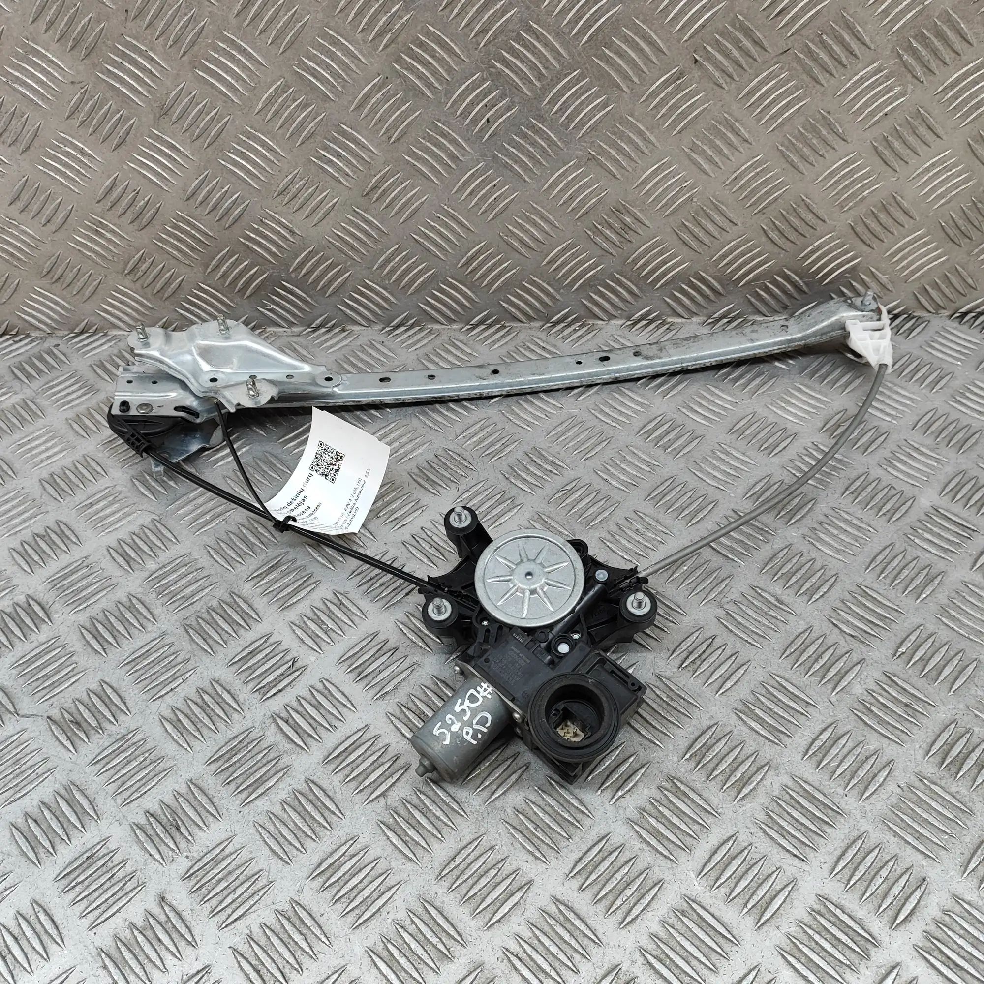 Toyota RAV4 (XA40) Front Right Door Window Regulator Front Right Door Window Regulator — TOYOTA RAV ...