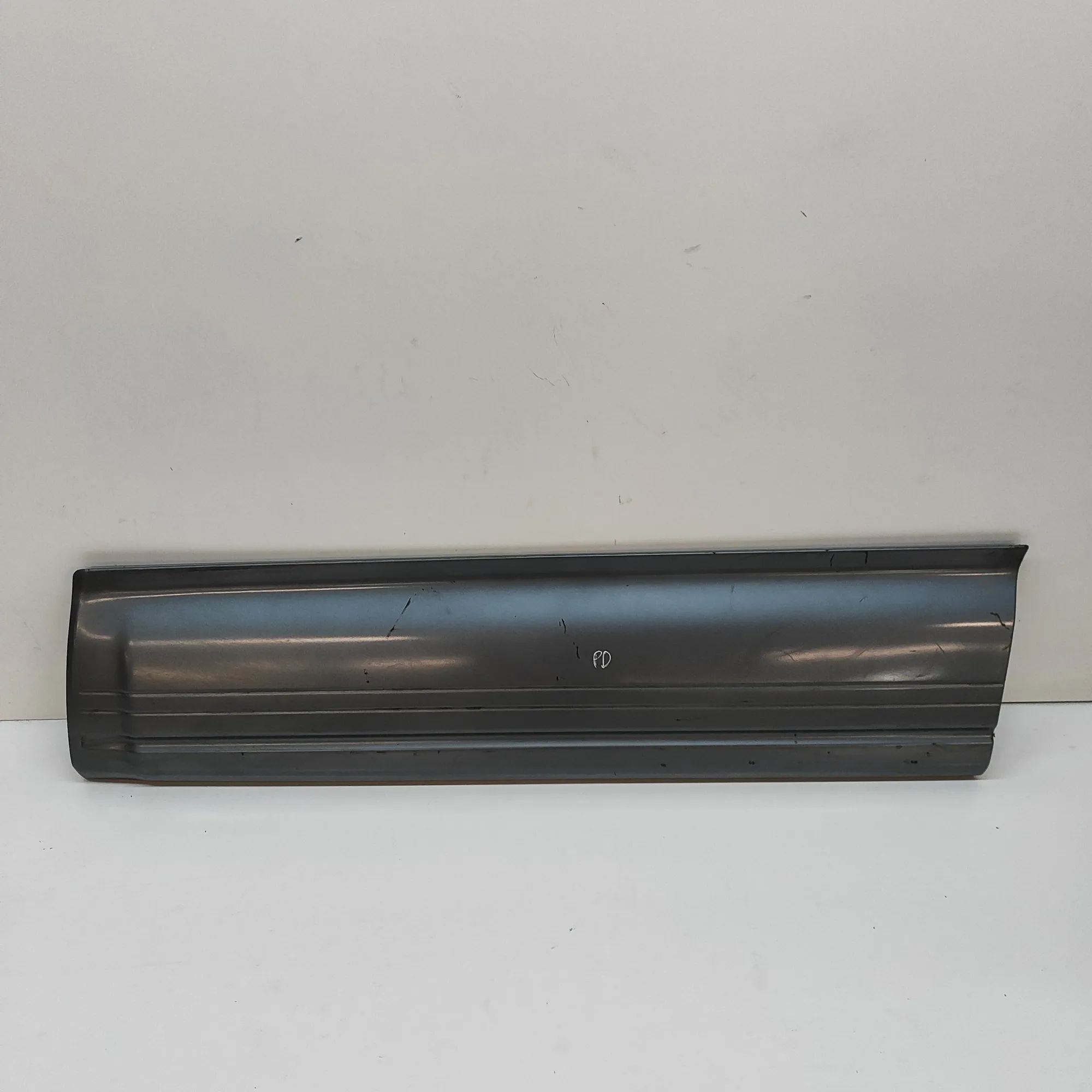Toyota Land Cruiser 80 Front Right Door Lower Molding Front Right Door Lower Molding — TOYOTA LAND CR...