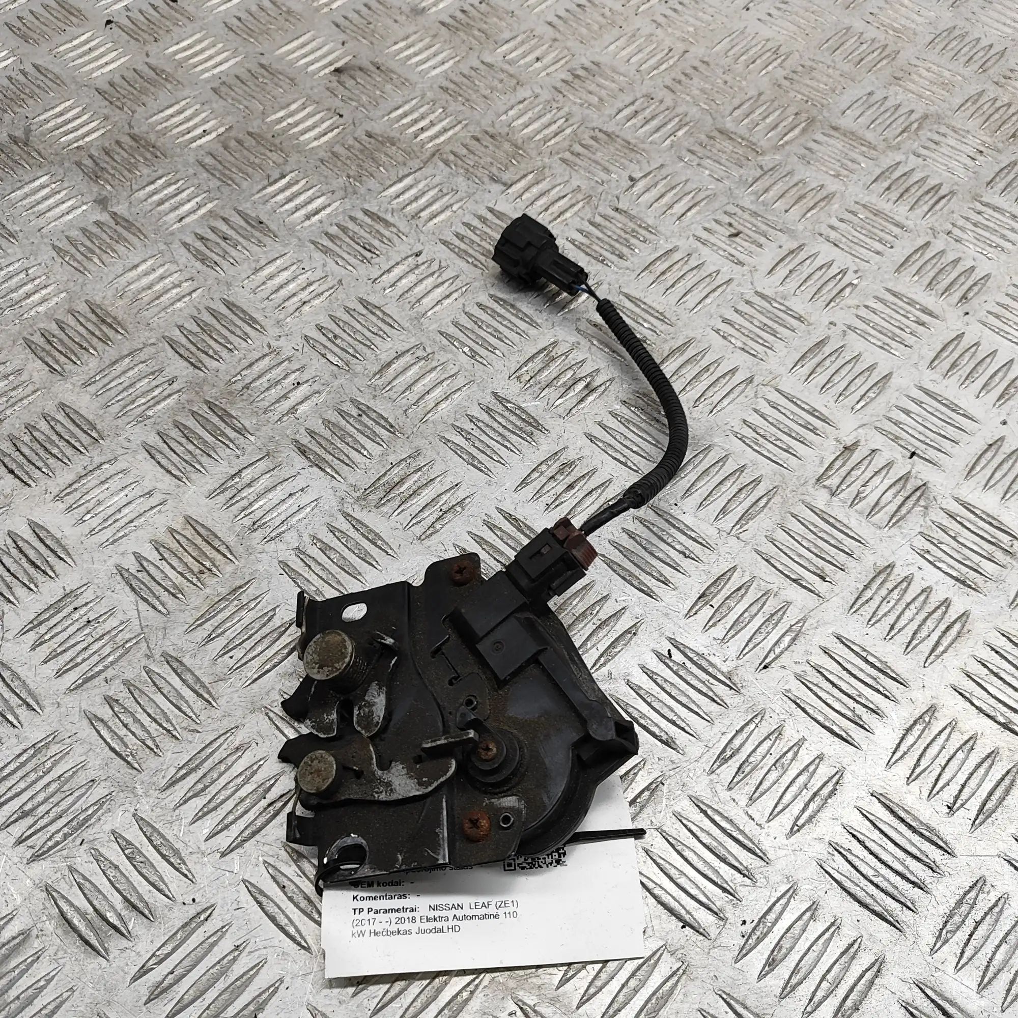 Nissan Leaf замок капота Bonnet lock — NISSAN LEAF (ZE1) (2017-...) — 65...