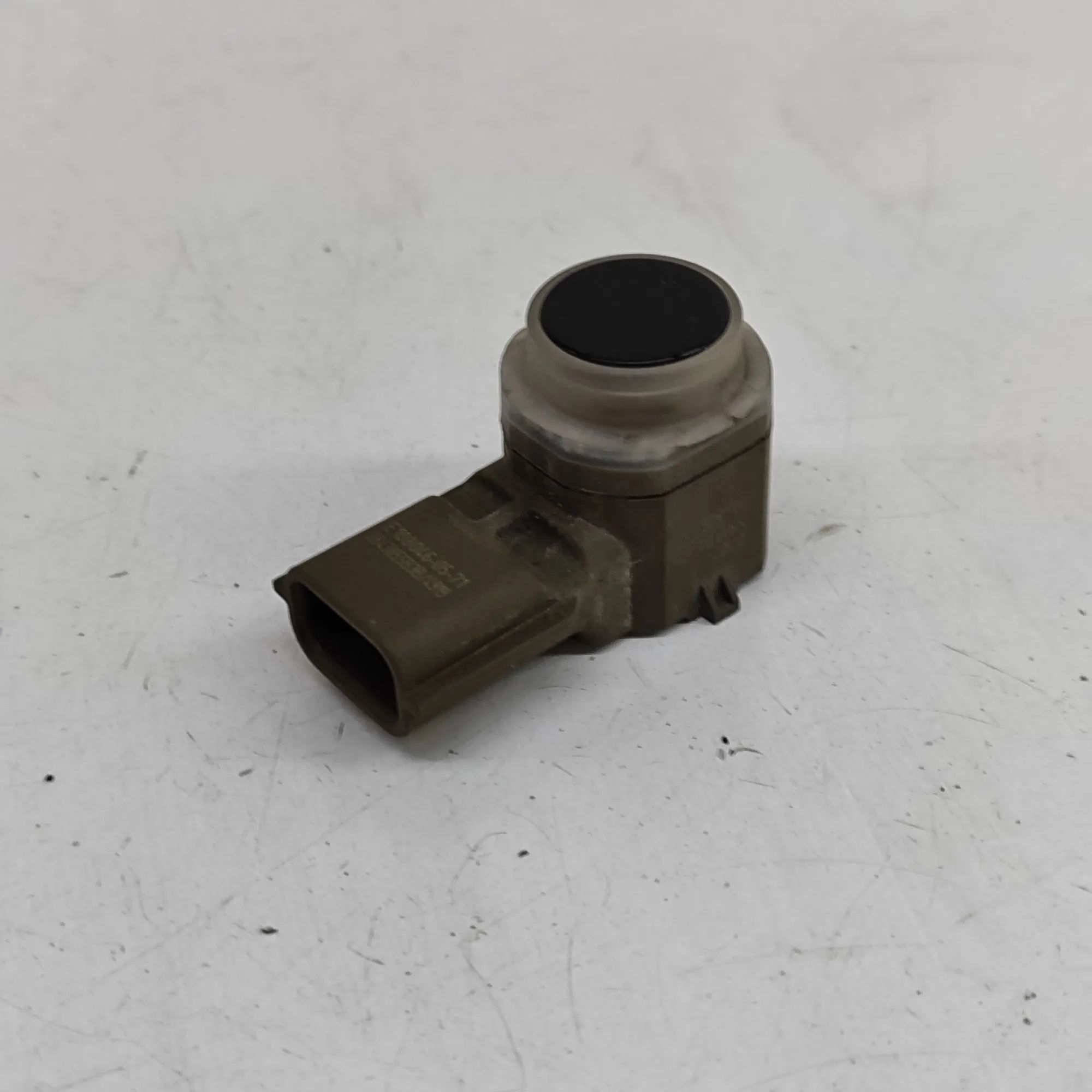 Nissan Leaf Parking sensor — front Parking sensor — front — NISSAN LEAF (ZE1) (201...
