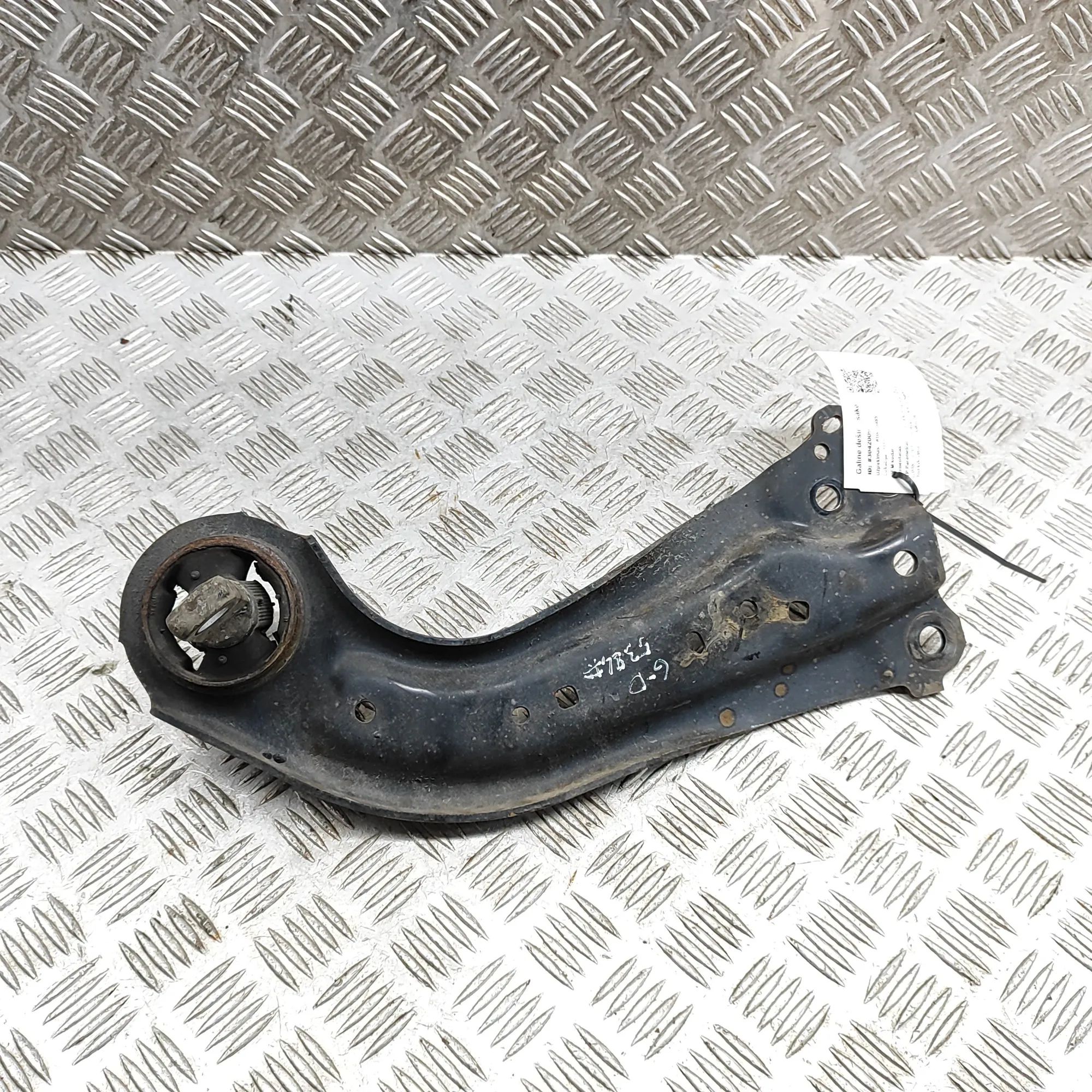 Toyota RAV4 (XA40) Rear Right Control Arm Rear Right Control Arm — TOYOTA RAV (4 V XA50) ...