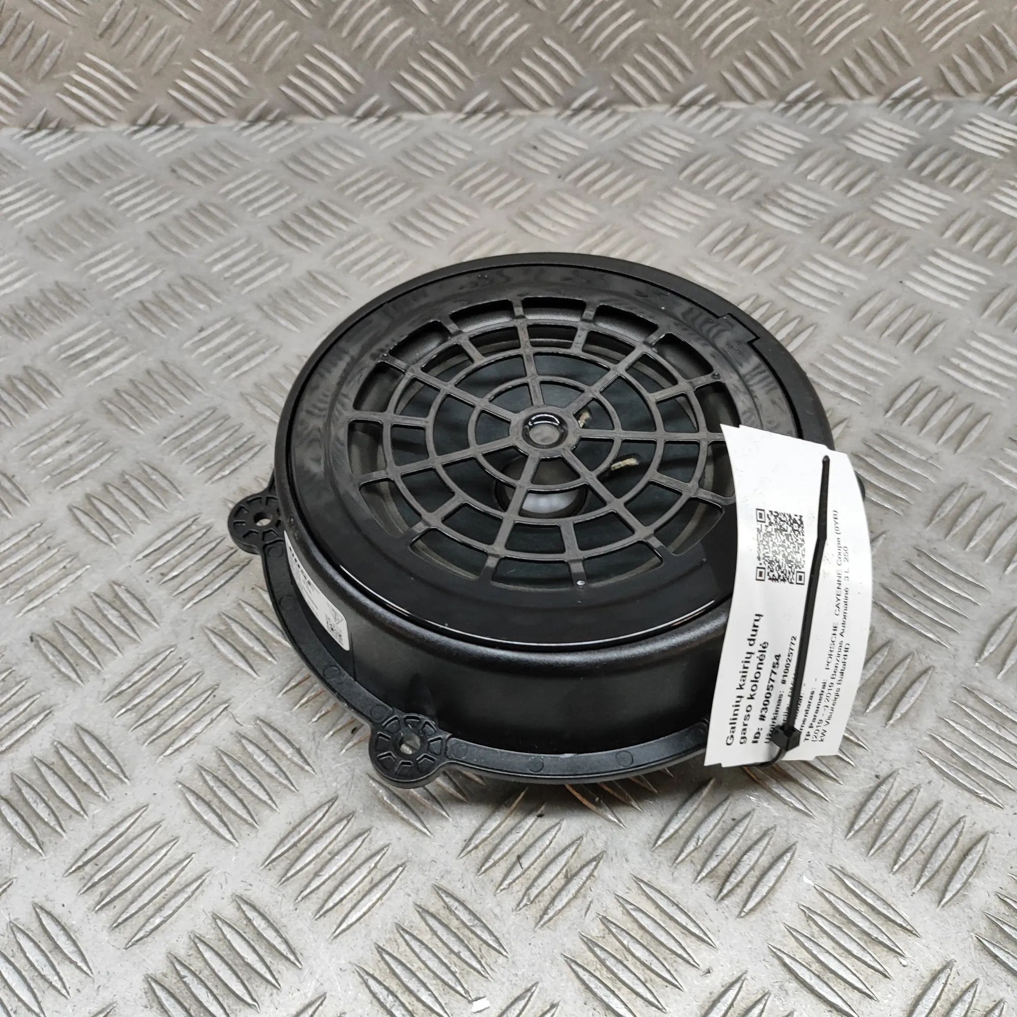 Porsche Cayenne Rear Left Door Speaker Rear Left Door Speaker — PORSCHE CAYENNE (Coupe...