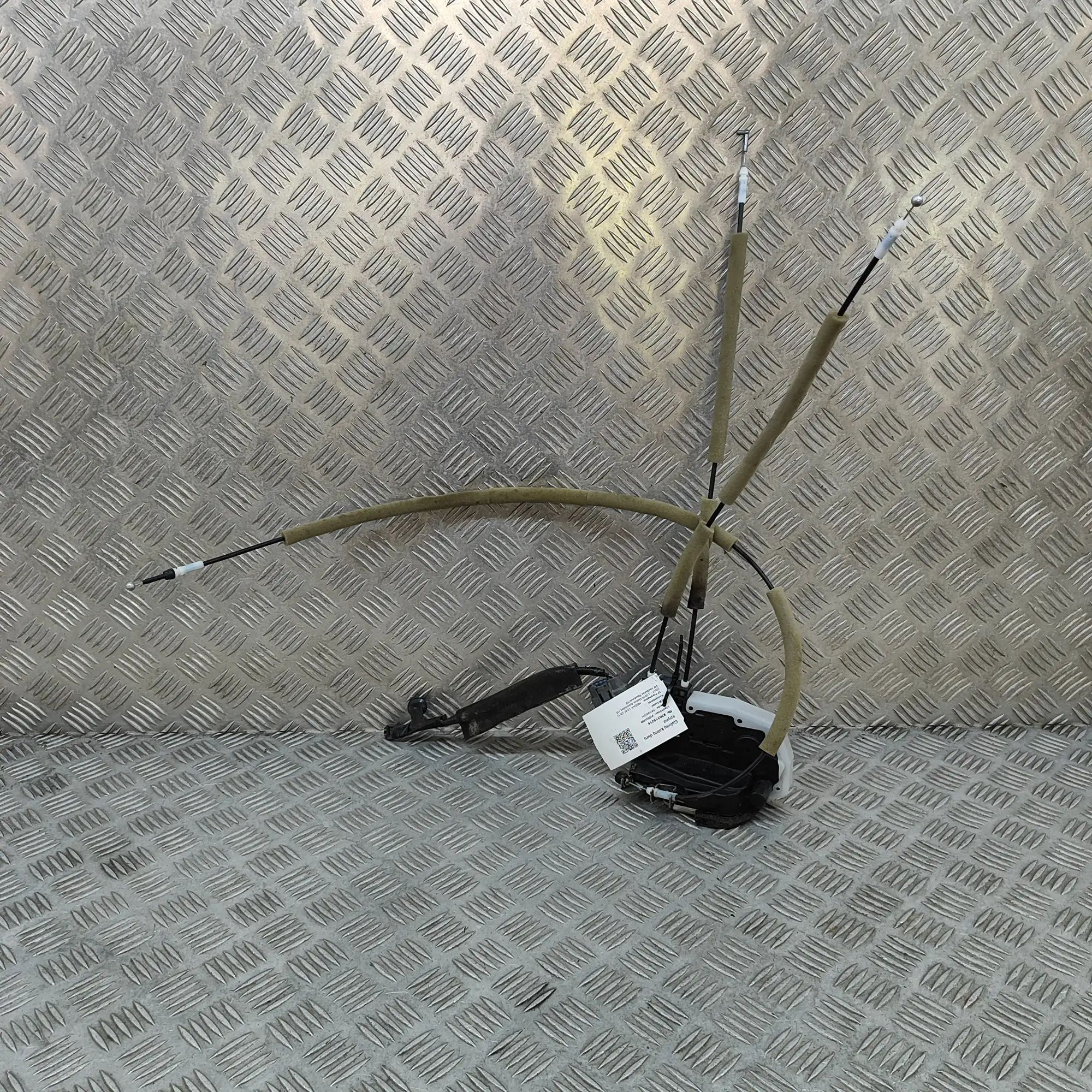 Nissan Leaf Door lock — rear left Door lock — rear left — NISSAN LEAF (ZE1) (2017...