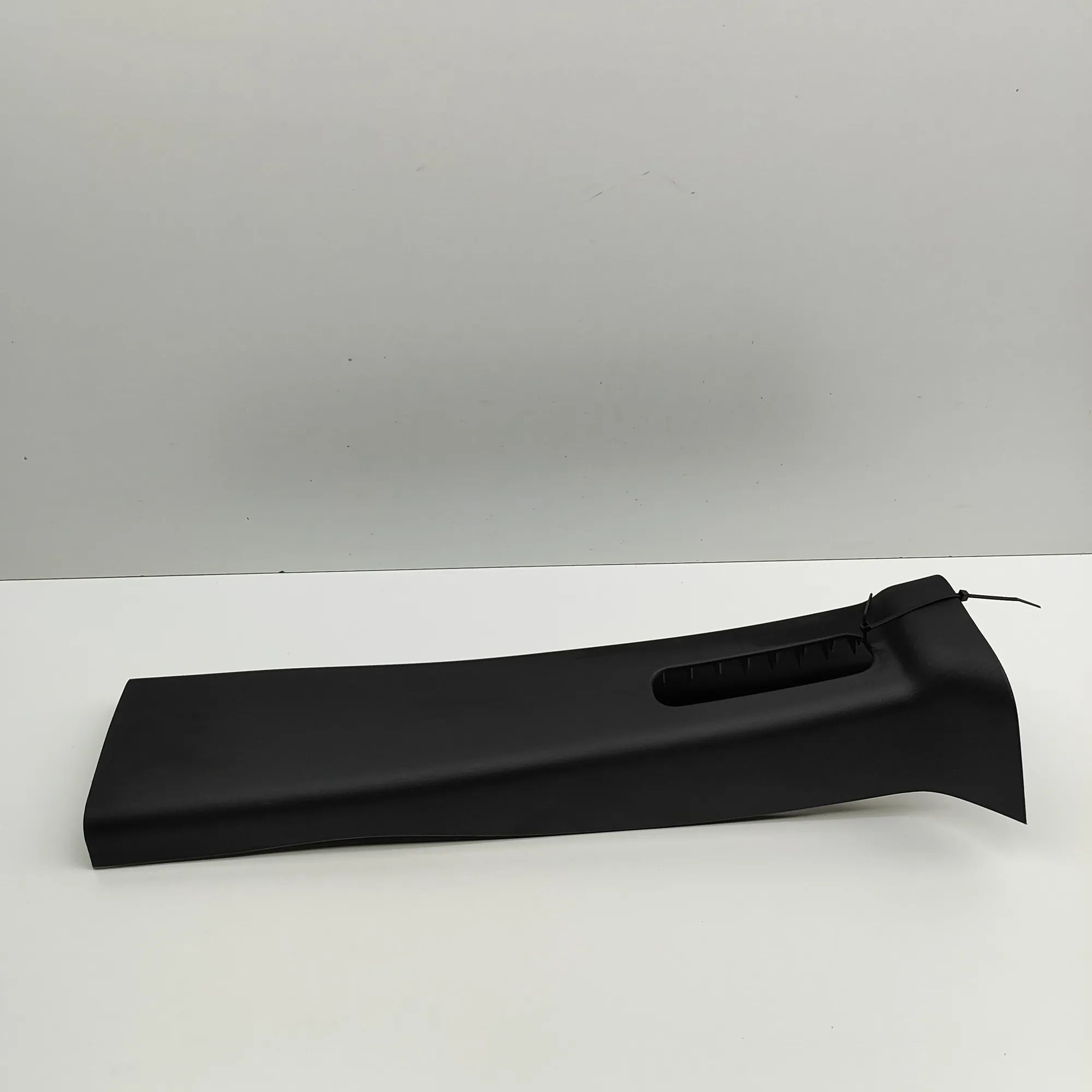 Jeep Wrangler (JK) B-pillar trim — right B-pillar trim — right — JEEP WRANGLER (III JK) ...