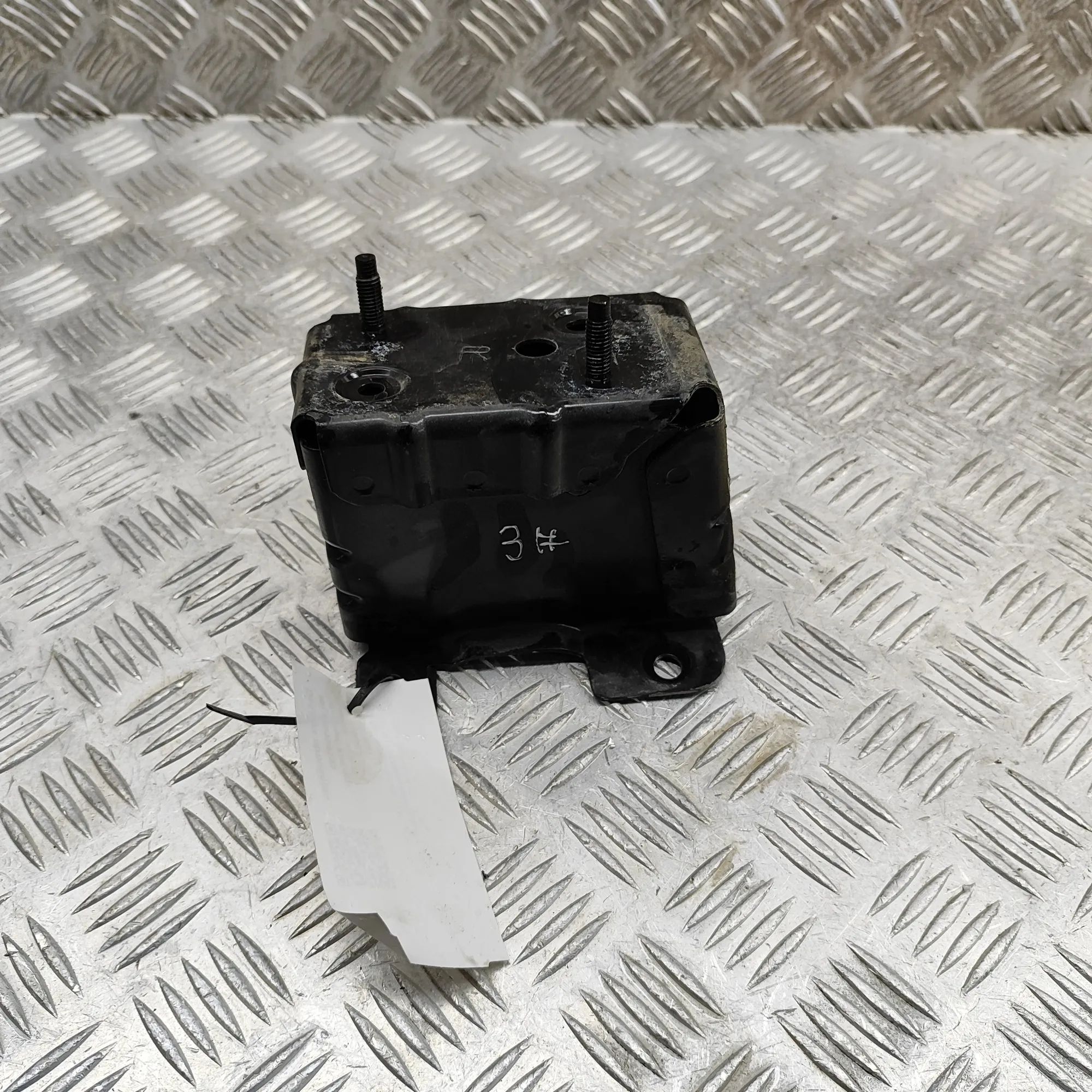Nissan Leaf Right Side Crash Absorber Right Side Crash Absorber — NISSAN LEAF (ZE0) (...