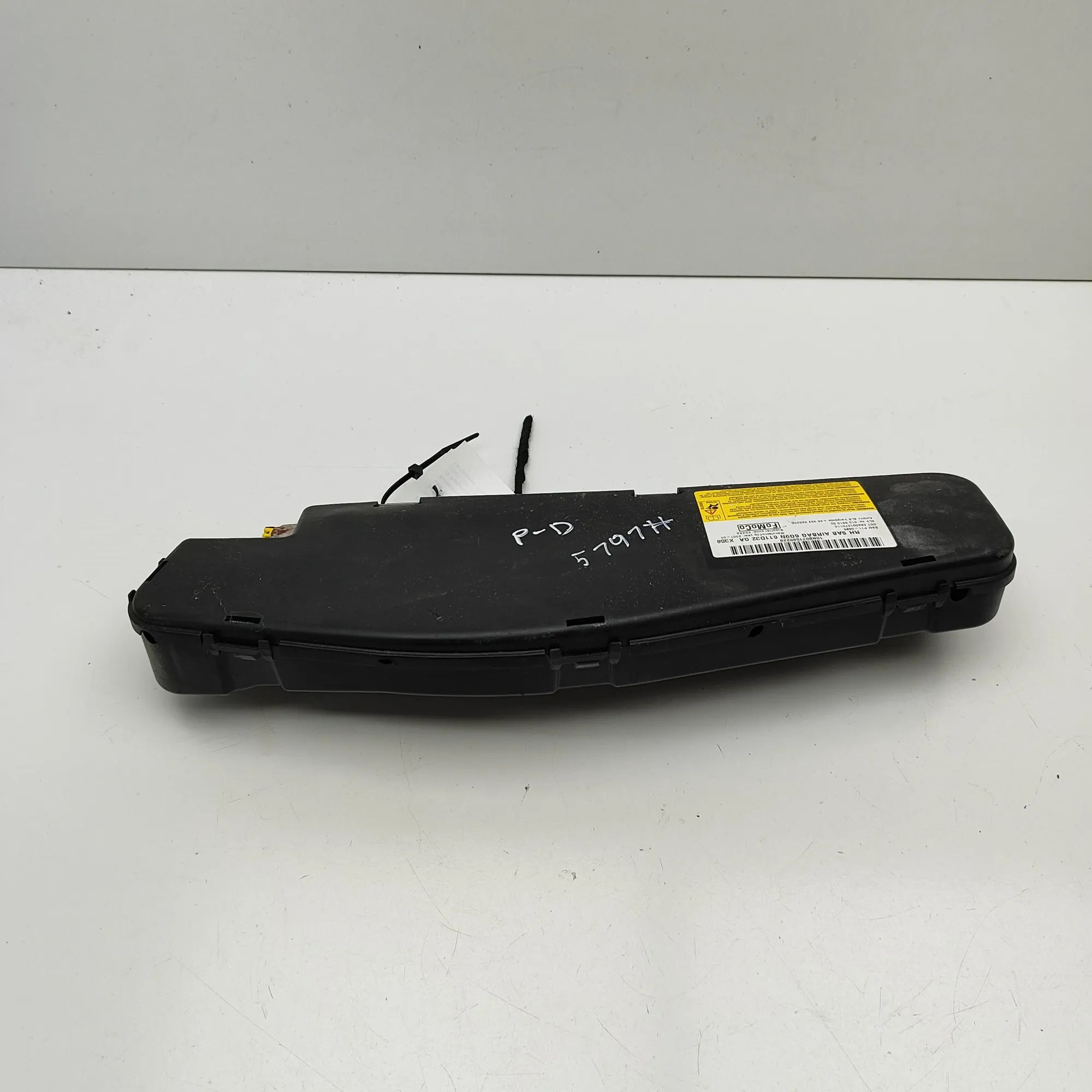 Jaguar XJ Seat airbag (SRS) — front right Seat airbag (SRS) — front right — JAGUAR XJ (X3...