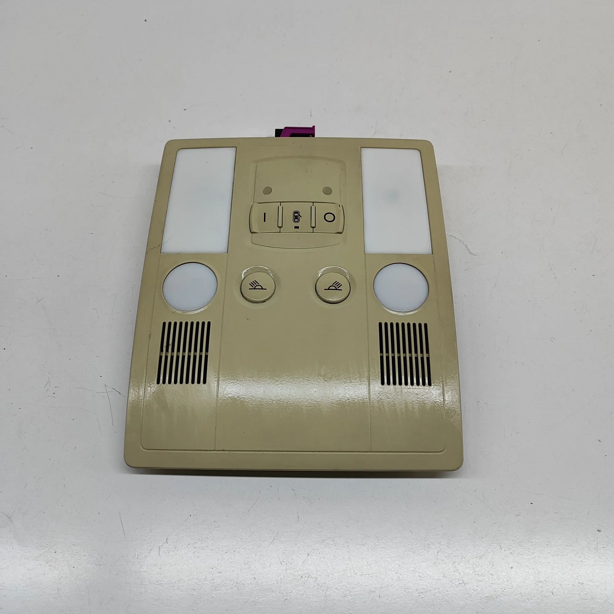 Audi A8 (D3) Interior light Interior light — AUDI A8 (D3 4E2, 4E8) (2002-20...