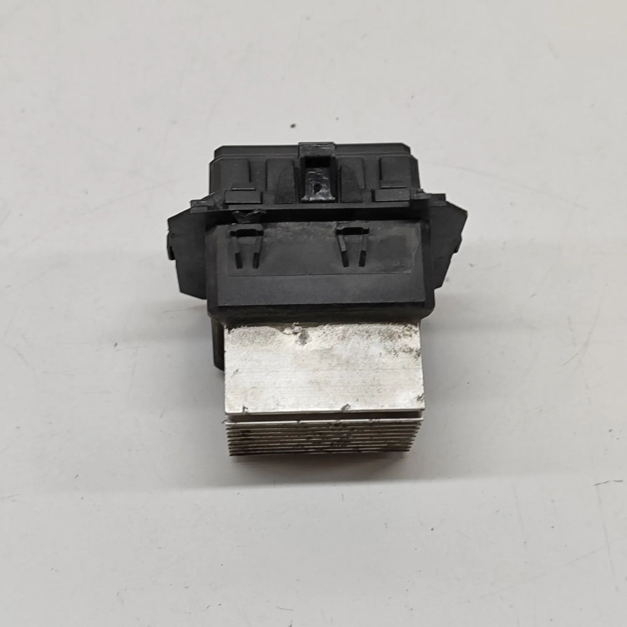 Nissan Leaf Heater blower resistor Heater blower resistor — NISSAN LEAF (ZE1) (201...
