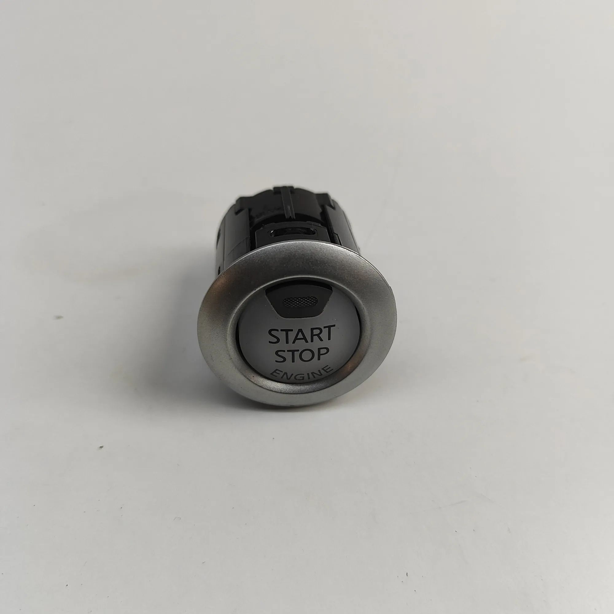 Nissan Juke Engine start button Engine start button — NISSAN JUKE (F15) (2010-....