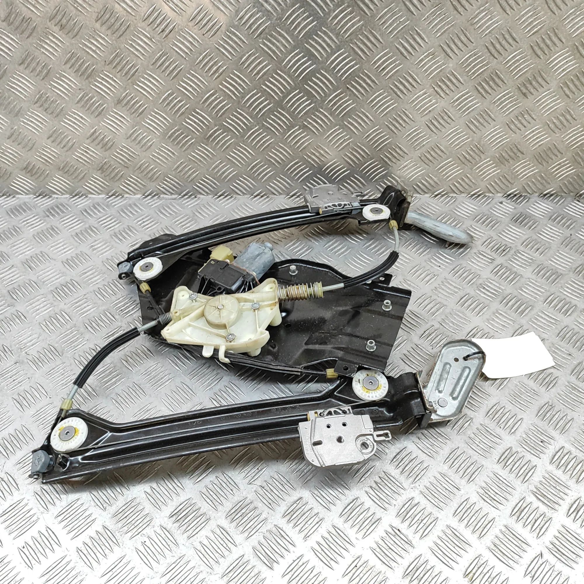 Maserati Ghibli Rear Right Door Window Regulator Rear Right Door Window Regulator — MASERATI GHI...