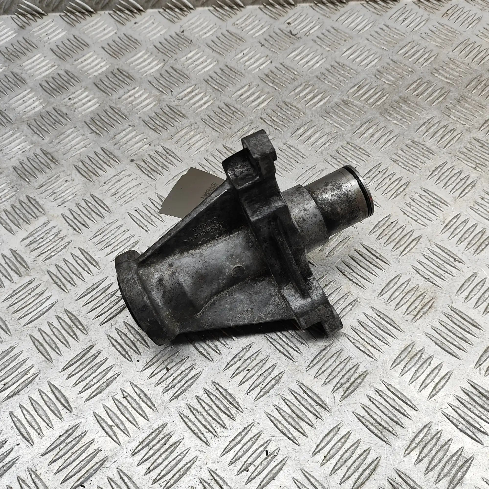 Jaguar F-Pace Driveshaft bracket Driveshaft bracket — JAGUAR F-PACE (X761) (2015...