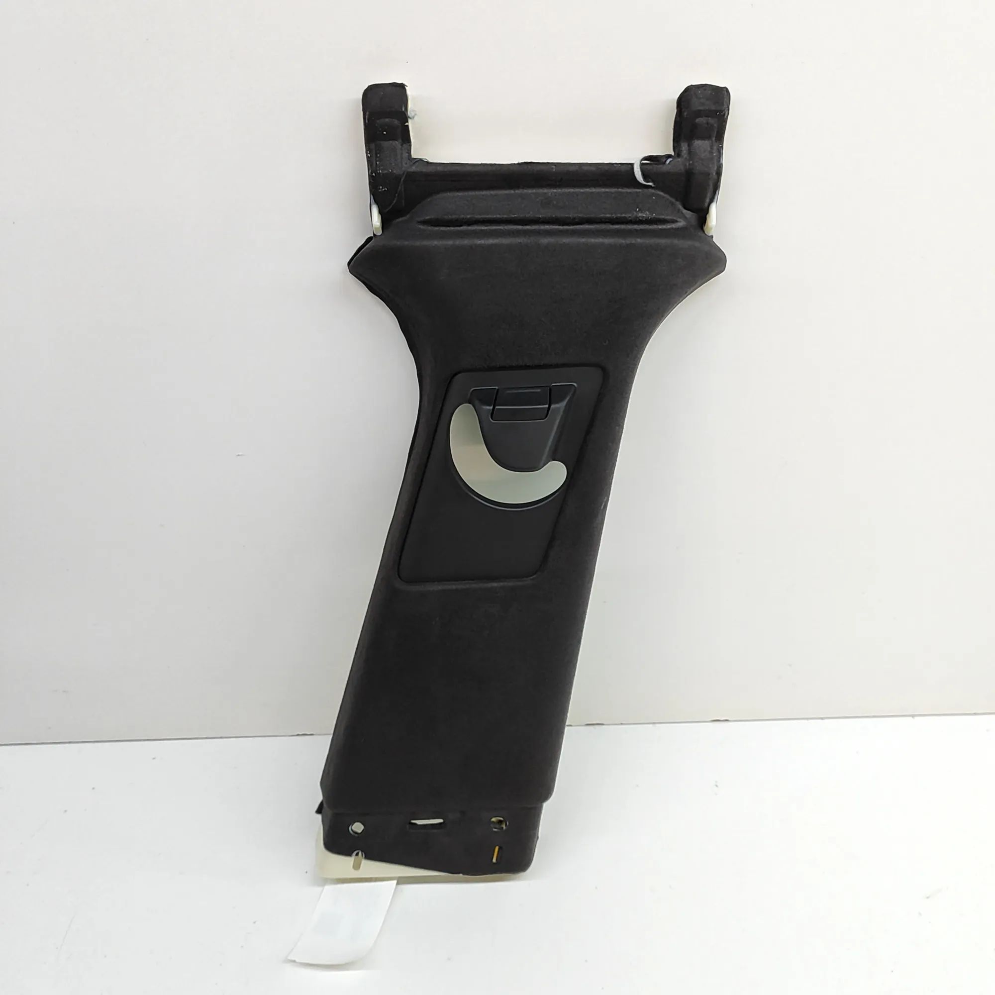 Land Rover Range Rover Sport (L494) B-pillar trim — right B-pillar trim — right — LAND ROVER RANGE ROVER ...
