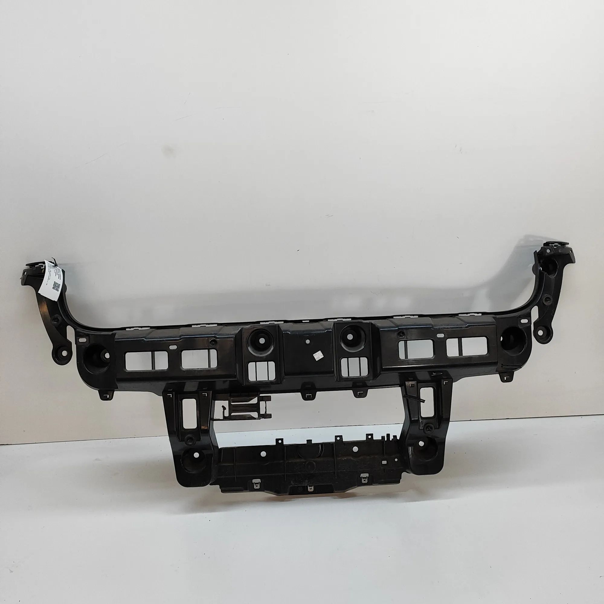 BMW X6 (E71 / E72) Rear Bumper Middle Bracket Rear Bumper Middle Bracket — BMW X6 (E71, E72) ...