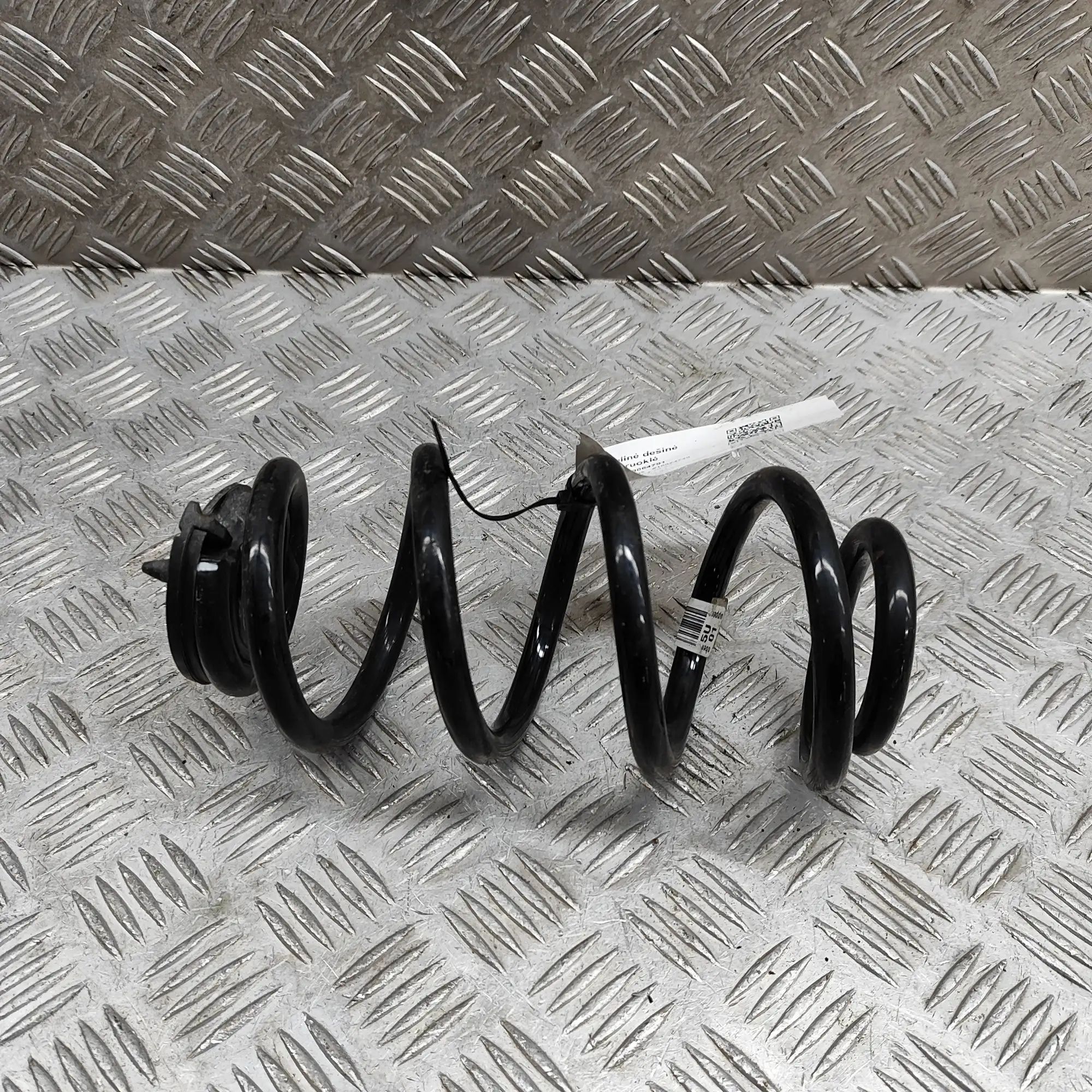 BMW 2 (F44) Coil spring — rear right Coil spring — rear right — BMW 2 SERIES (Gran C...