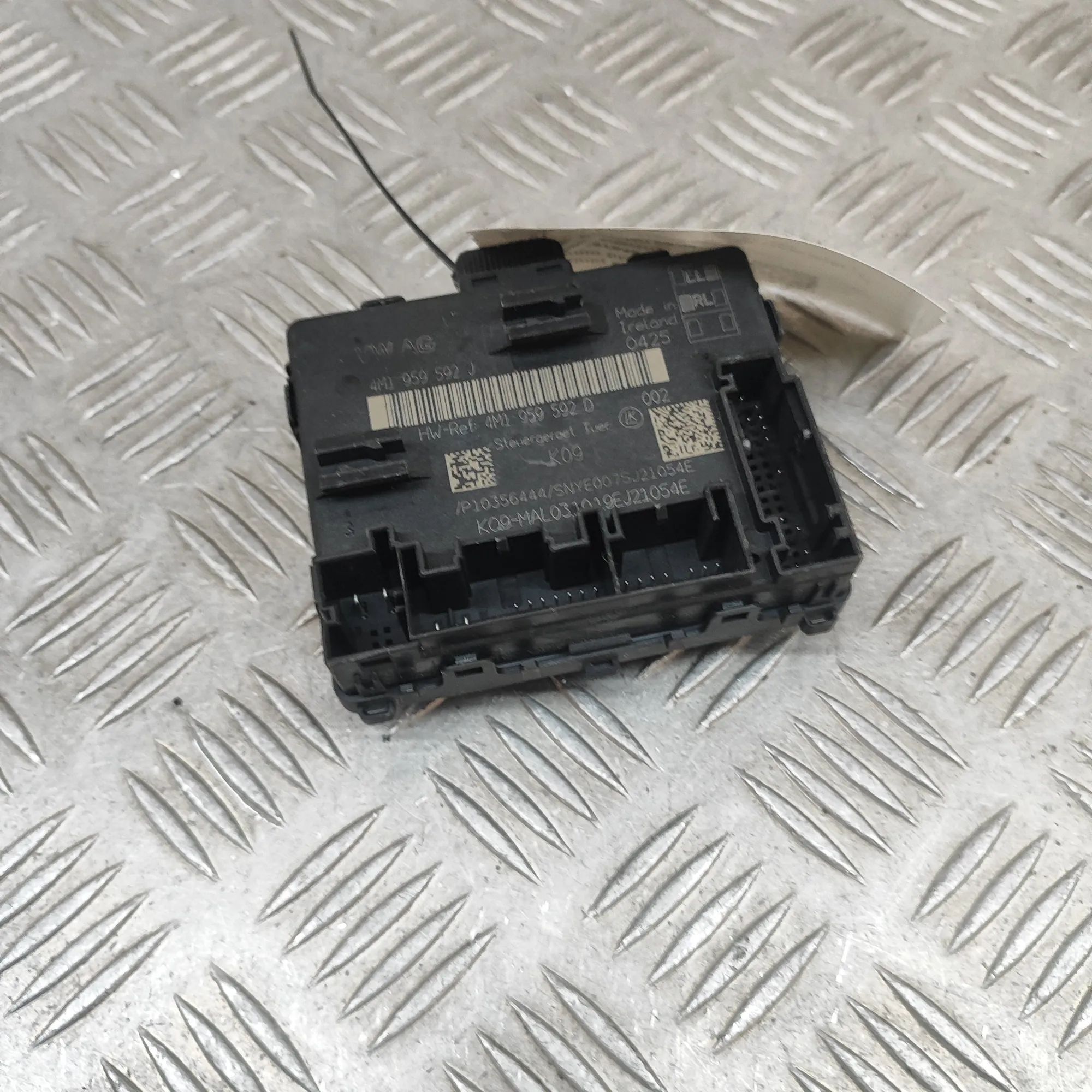 Porsche Cayenne Door control unit — front left Door control unit — front left — PORSCHE CAYENN...