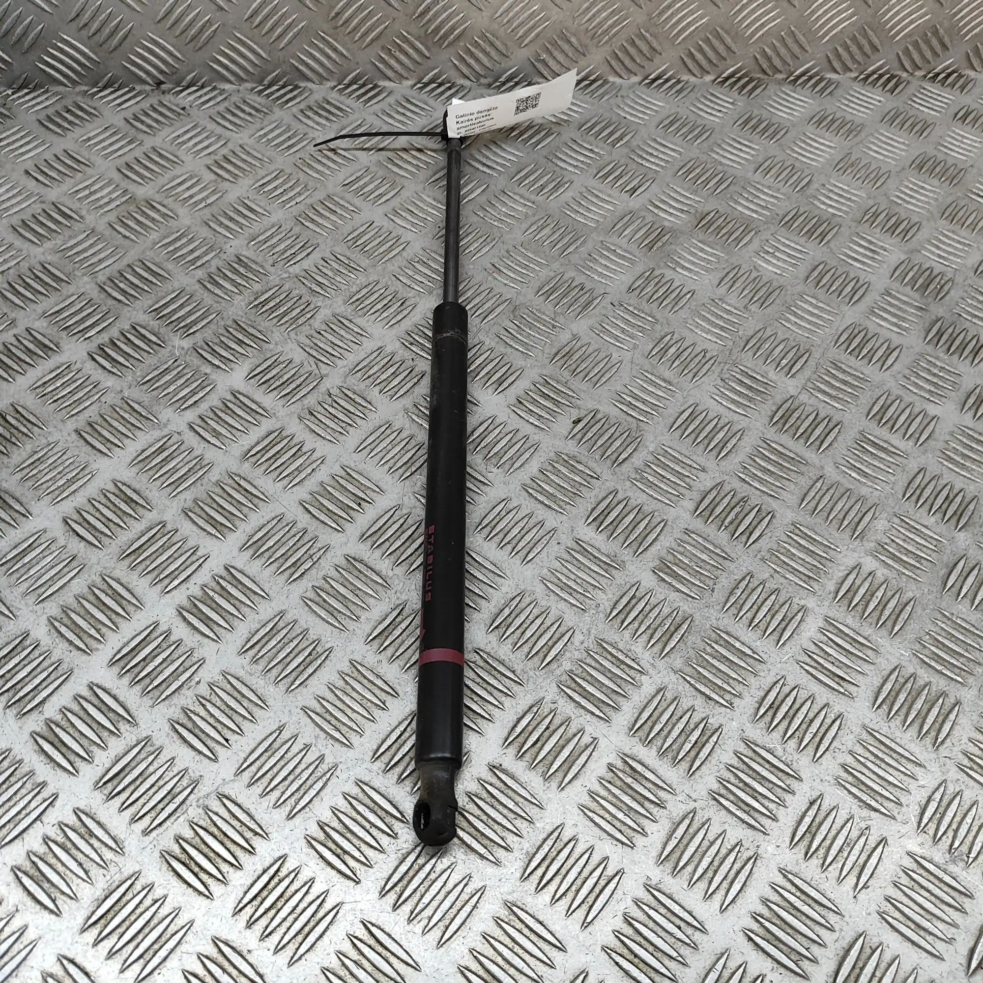 Chevrolet TrailBlazer Left Side Tailgate Gas Strut Left Side Tailgate Gas Strut — CHEVROLET TRAILB...