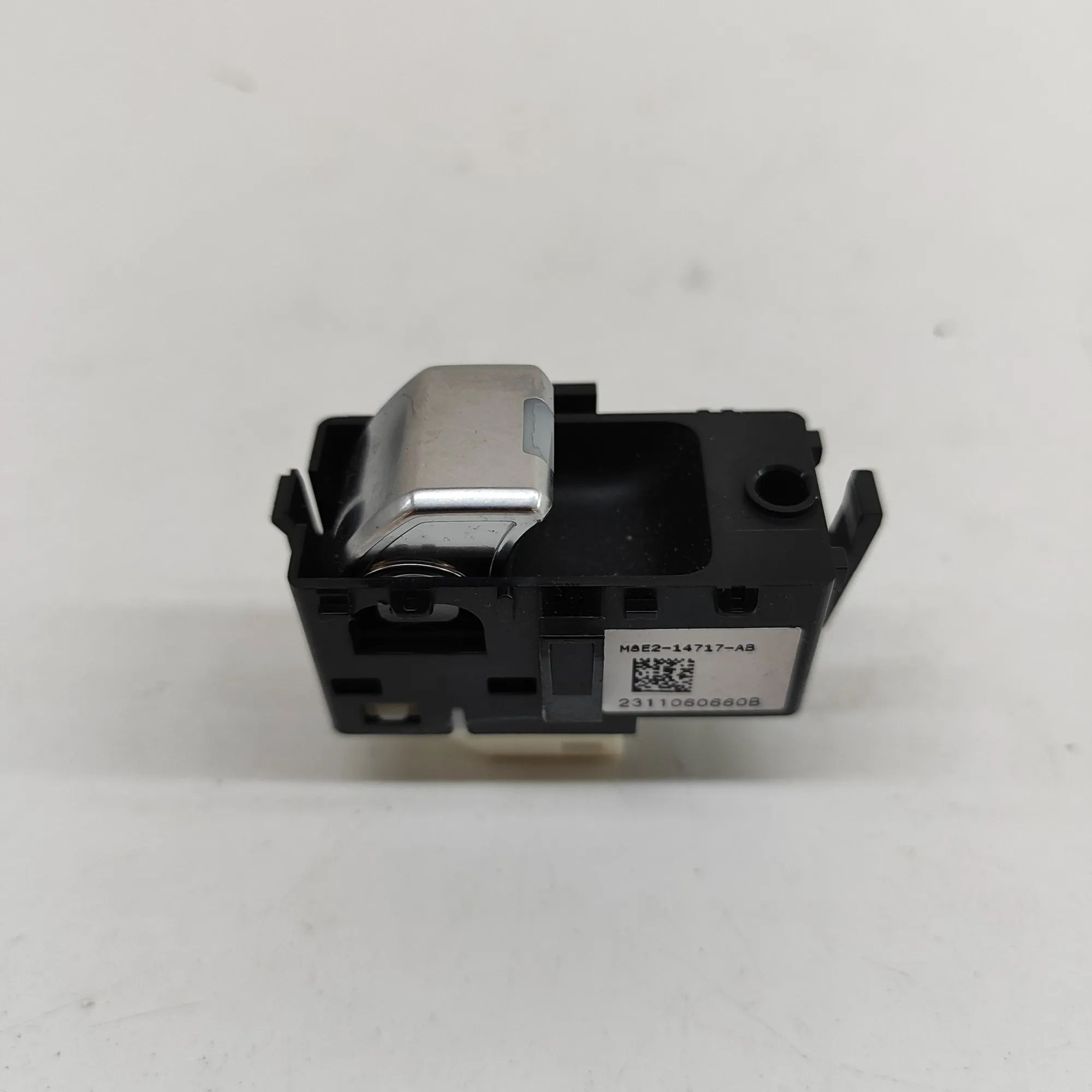 Land Rover Range Rover Sport (L461) Door window switch — rear right Door window switch — rear right — LAND ROVER RA...