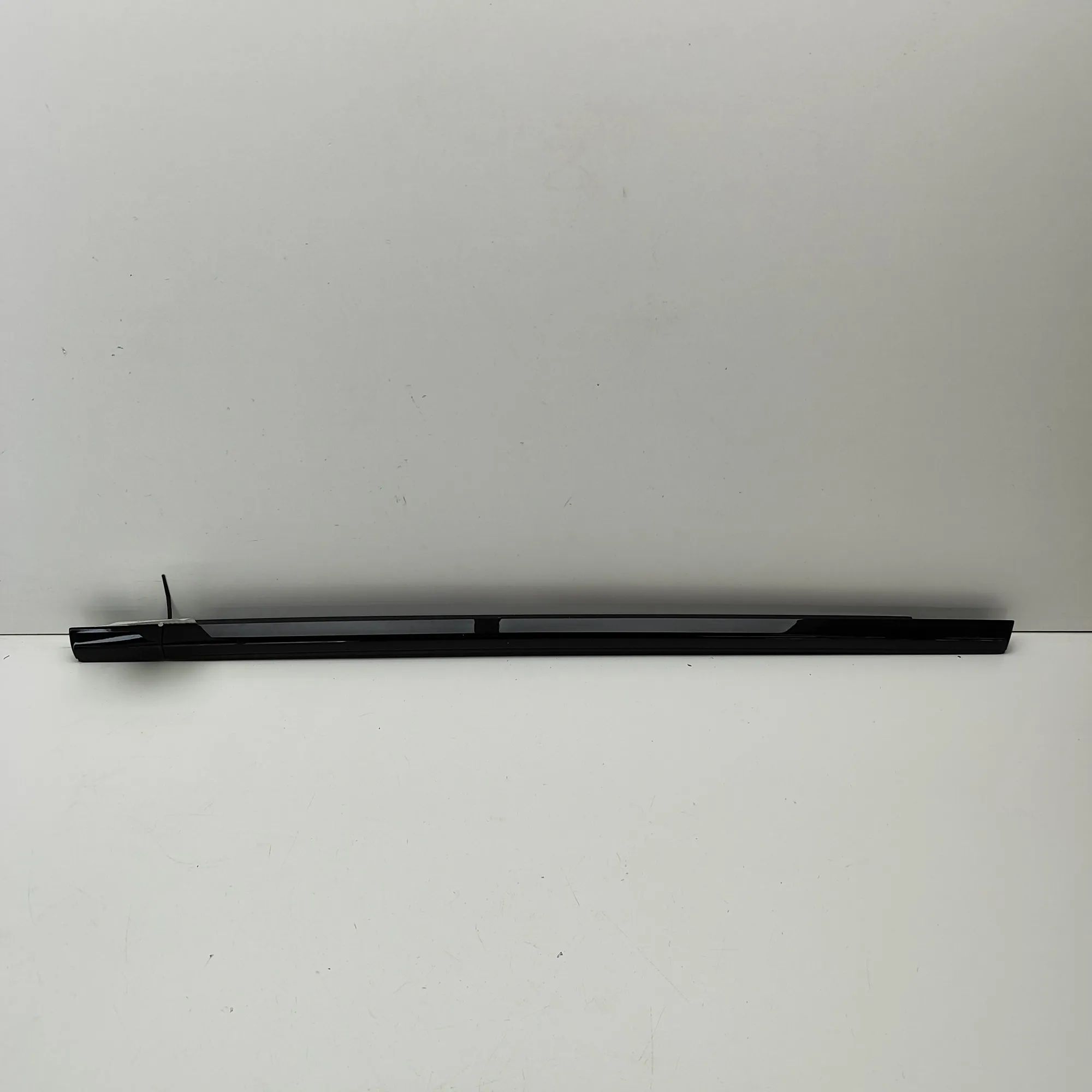 BMW 2 (F44) Door window strip — rear left Door window strip — rear left — BMW 2 SERIES (G...