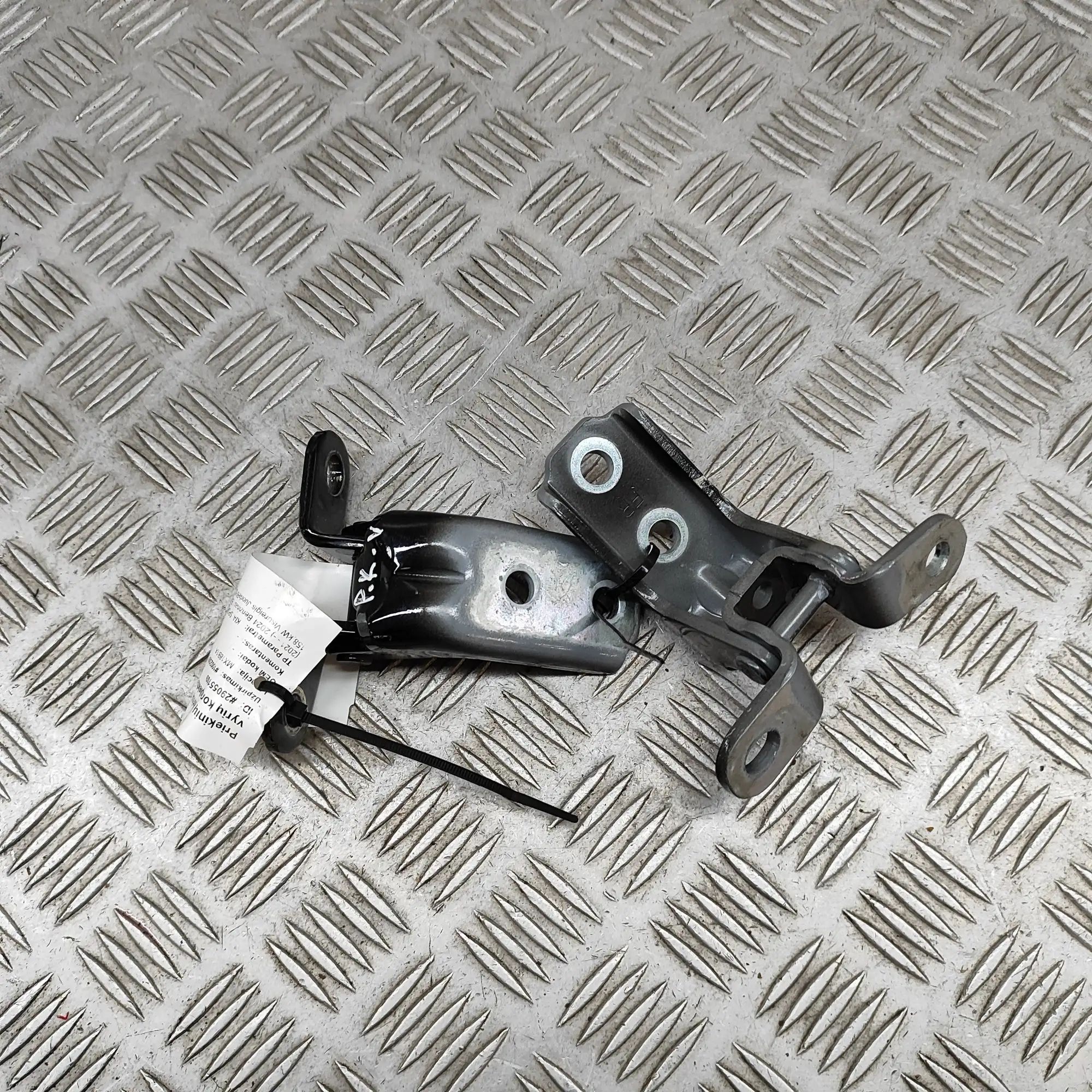 Kia Sportage Door hinge set — front left Door hinge set — front left — KIA SPORTAGE (V N...